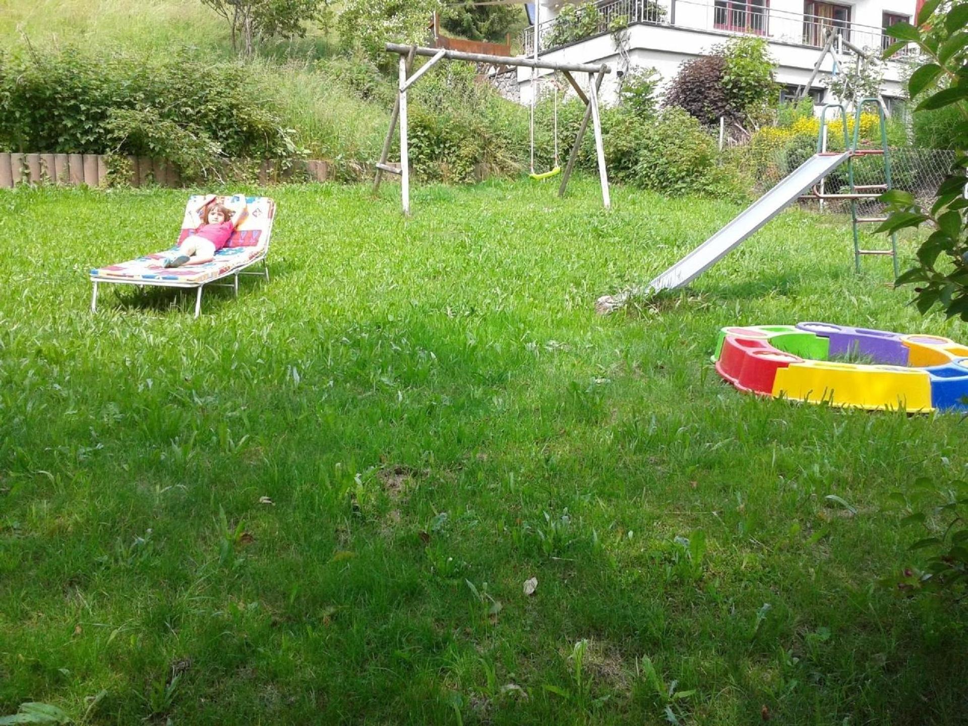 Große Wohnung In Silbertal Mit Großem Garten