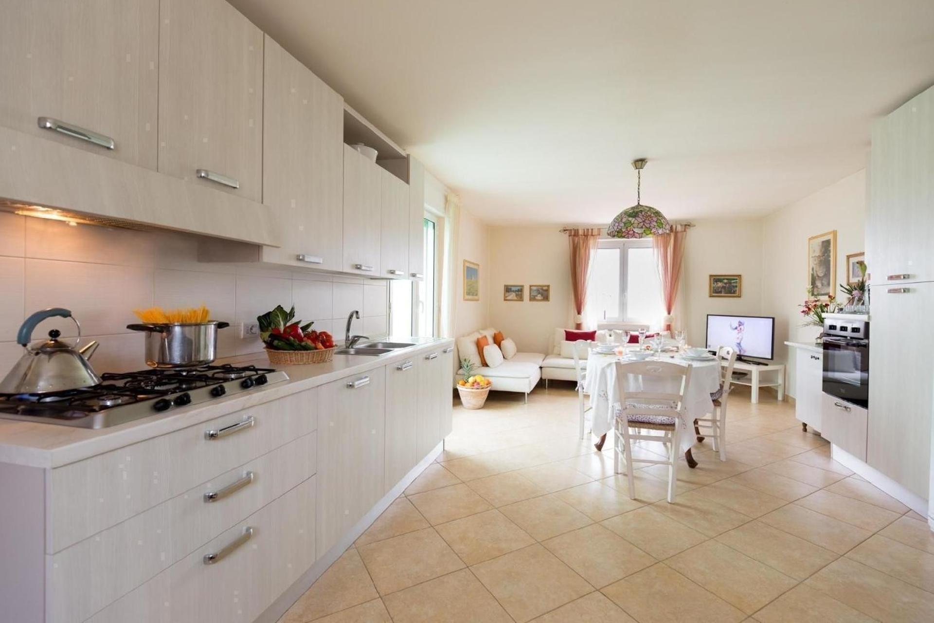 Wohnung in Carovigno mit Terrasse und Grill photo 5