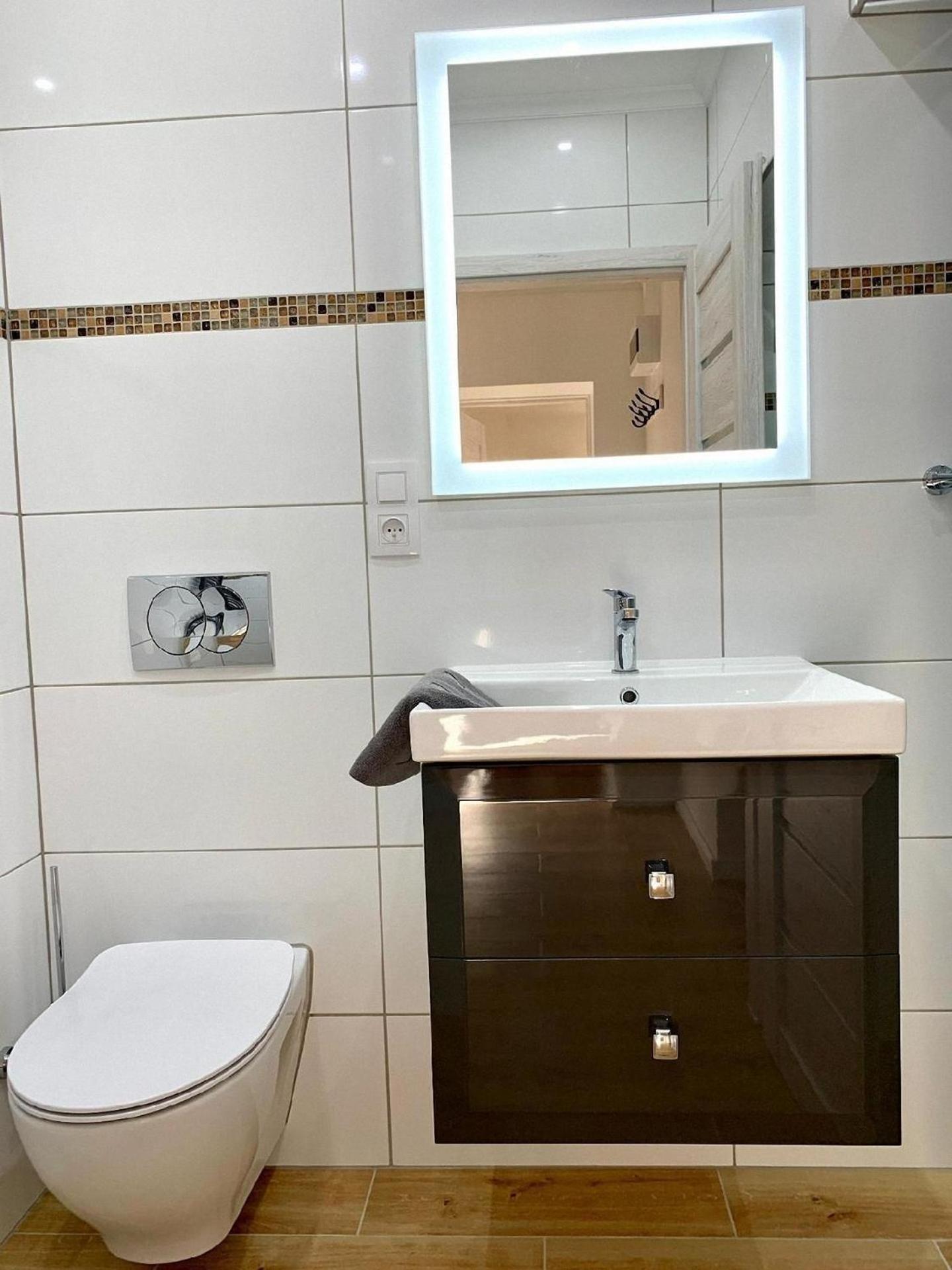 Kleine, frisch renovierte Zwei-Zimmerwohnung