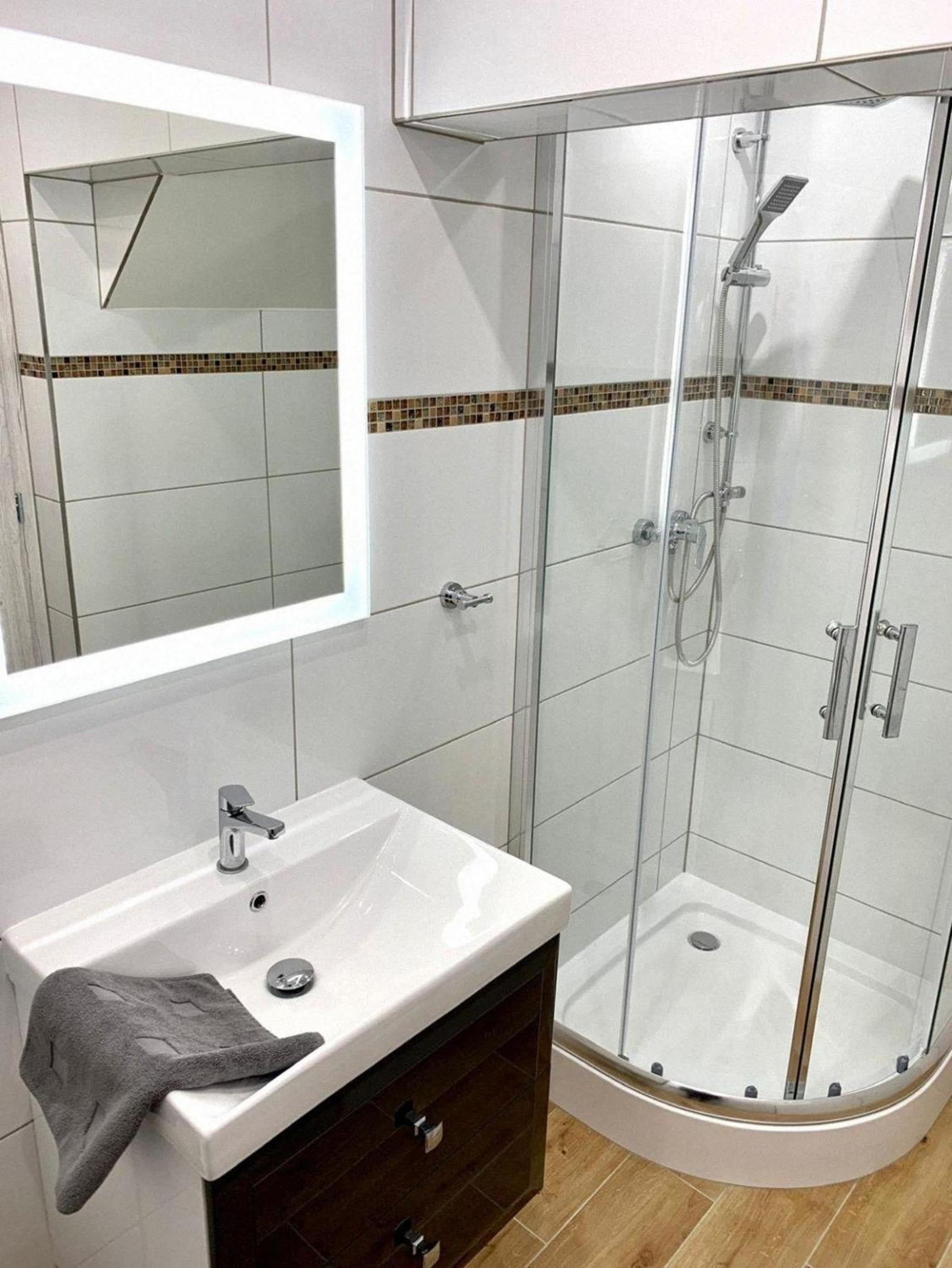 Kleine, frisch renovierte Zwei-Zimmerwohnung