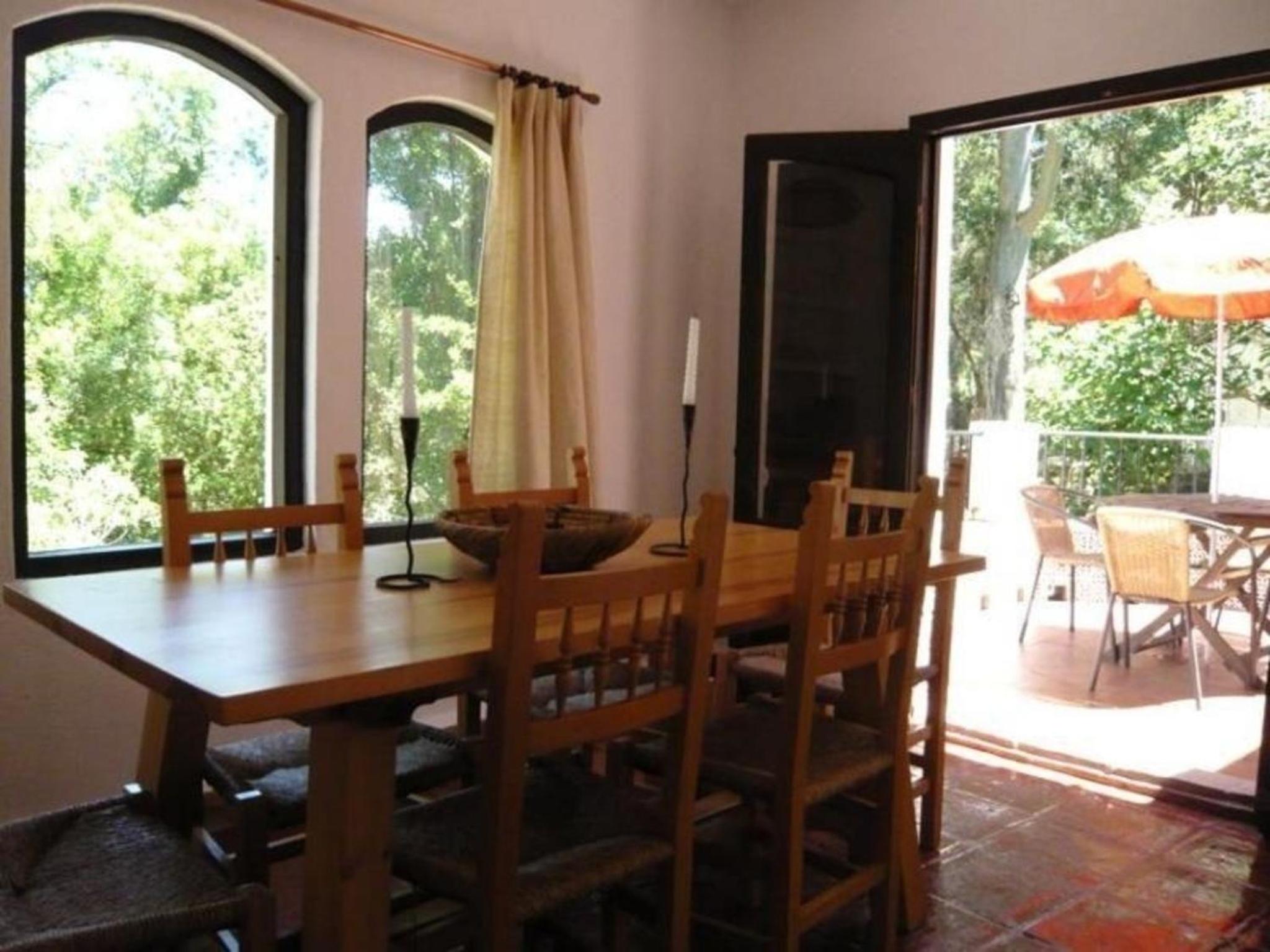 Ferienhaus mit Terrasse in der Nähe eines Wasserfalls
