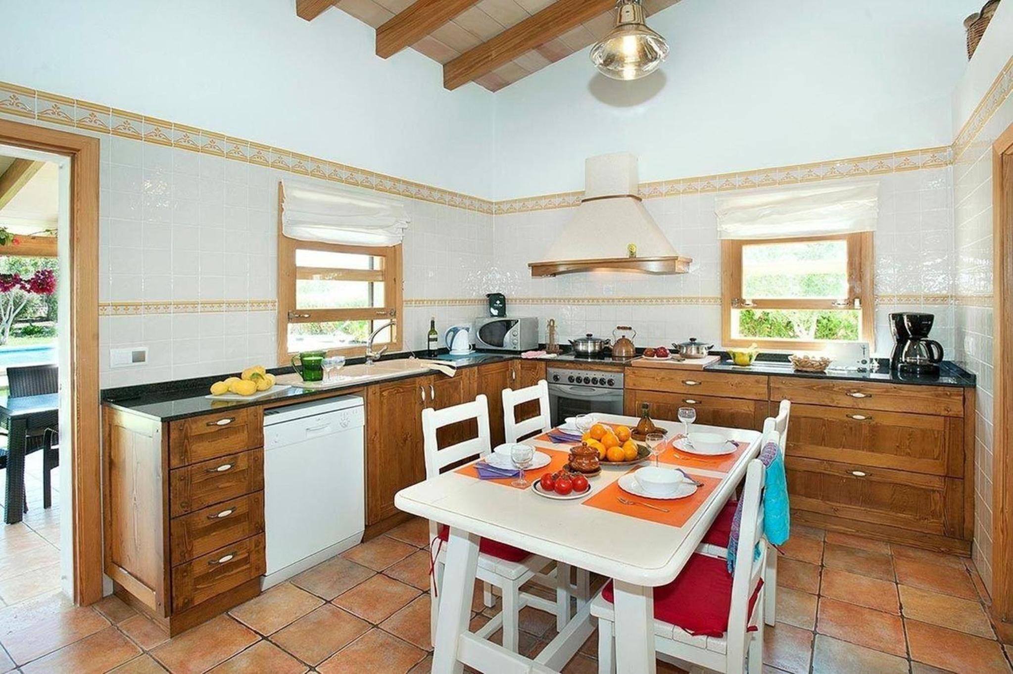 Schönes Ferienhaus In Alcúdia Mit Großem Pool