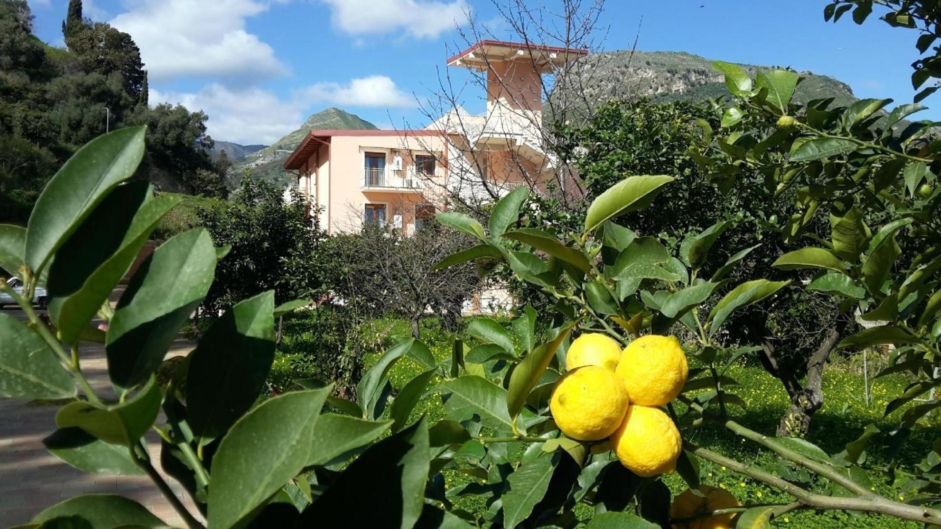 Ferienwohnung In Letojanni Mit Terrasse