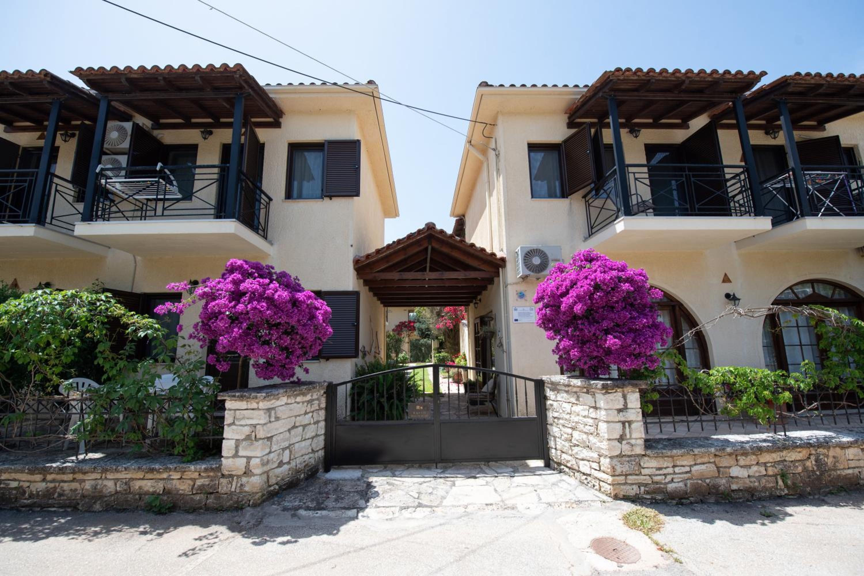 Hotel Raptis Aparthotel Sivota - Image 1