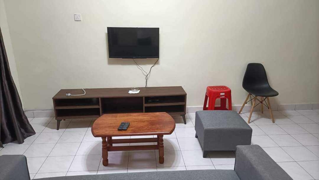 Double Storey Johor Bahru Stadium Homestay
