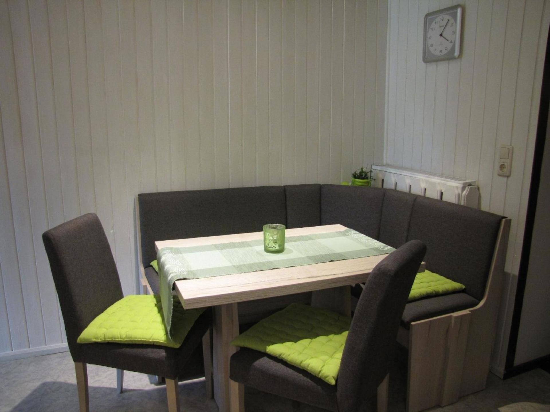Nettes Ferienhaus in Hartmannsdorf mit Garten, Terrasse und Grill