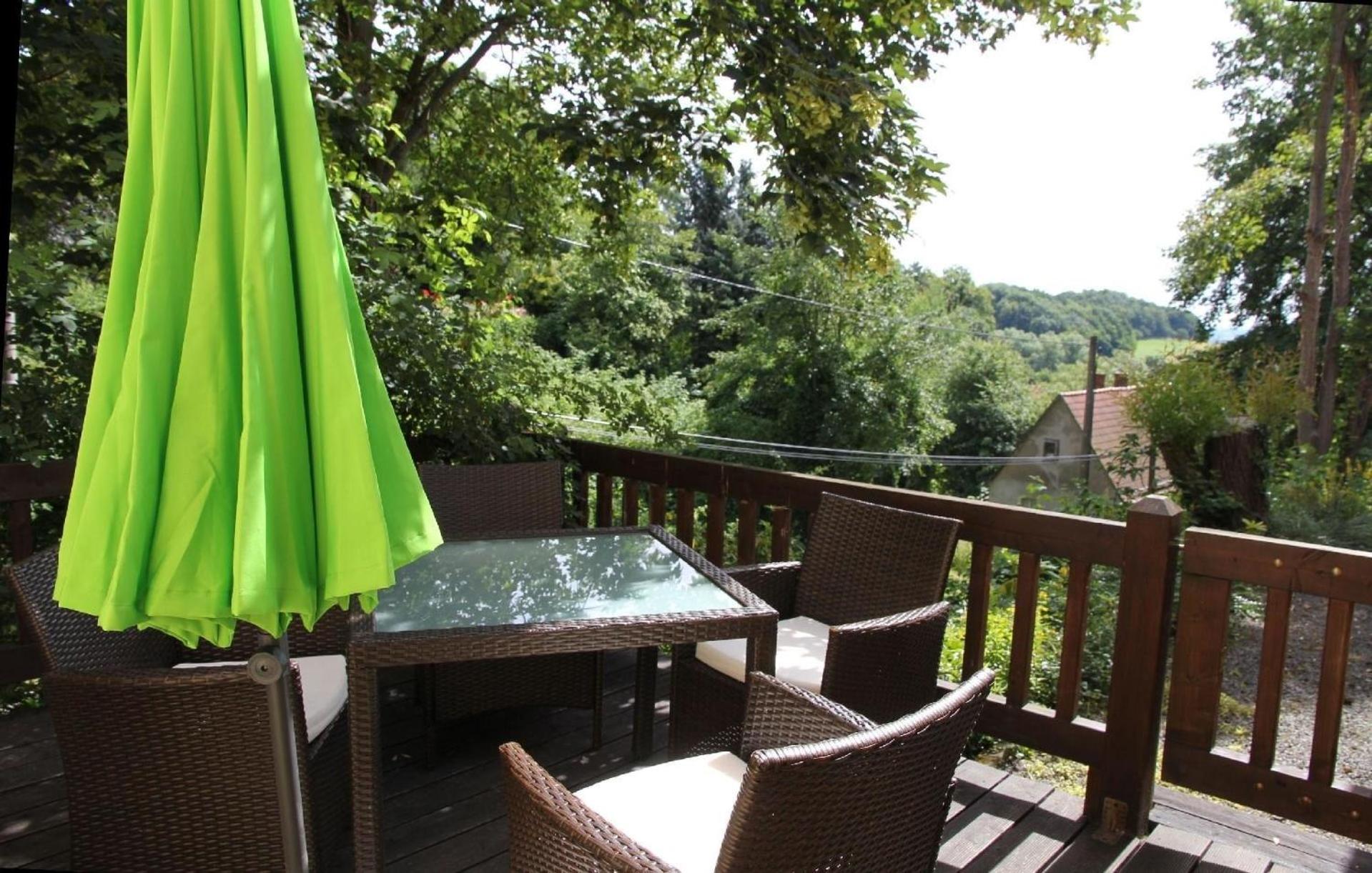 Wohnung Mit Terrasse Im Sanierten Fachwerkhof