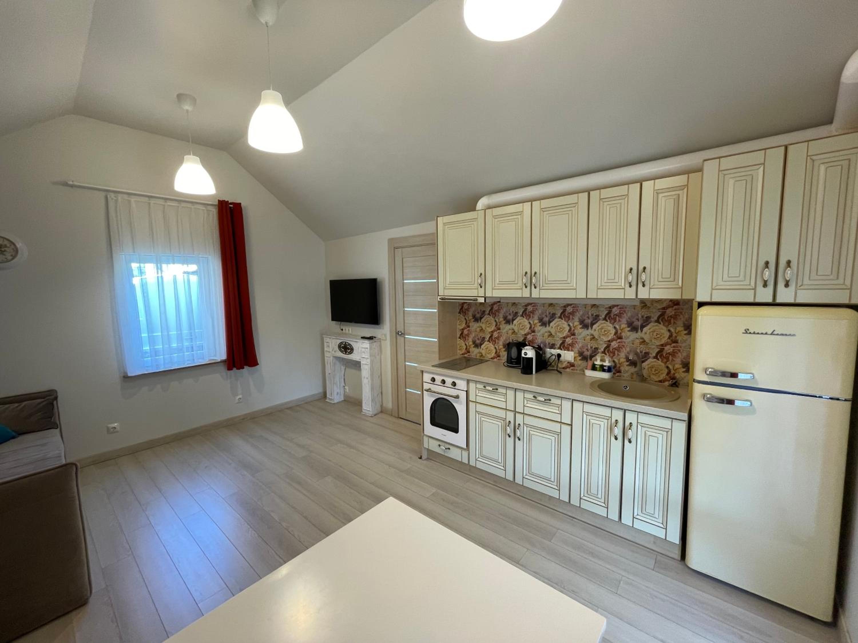 Cute little house with private area and terrace view 5
