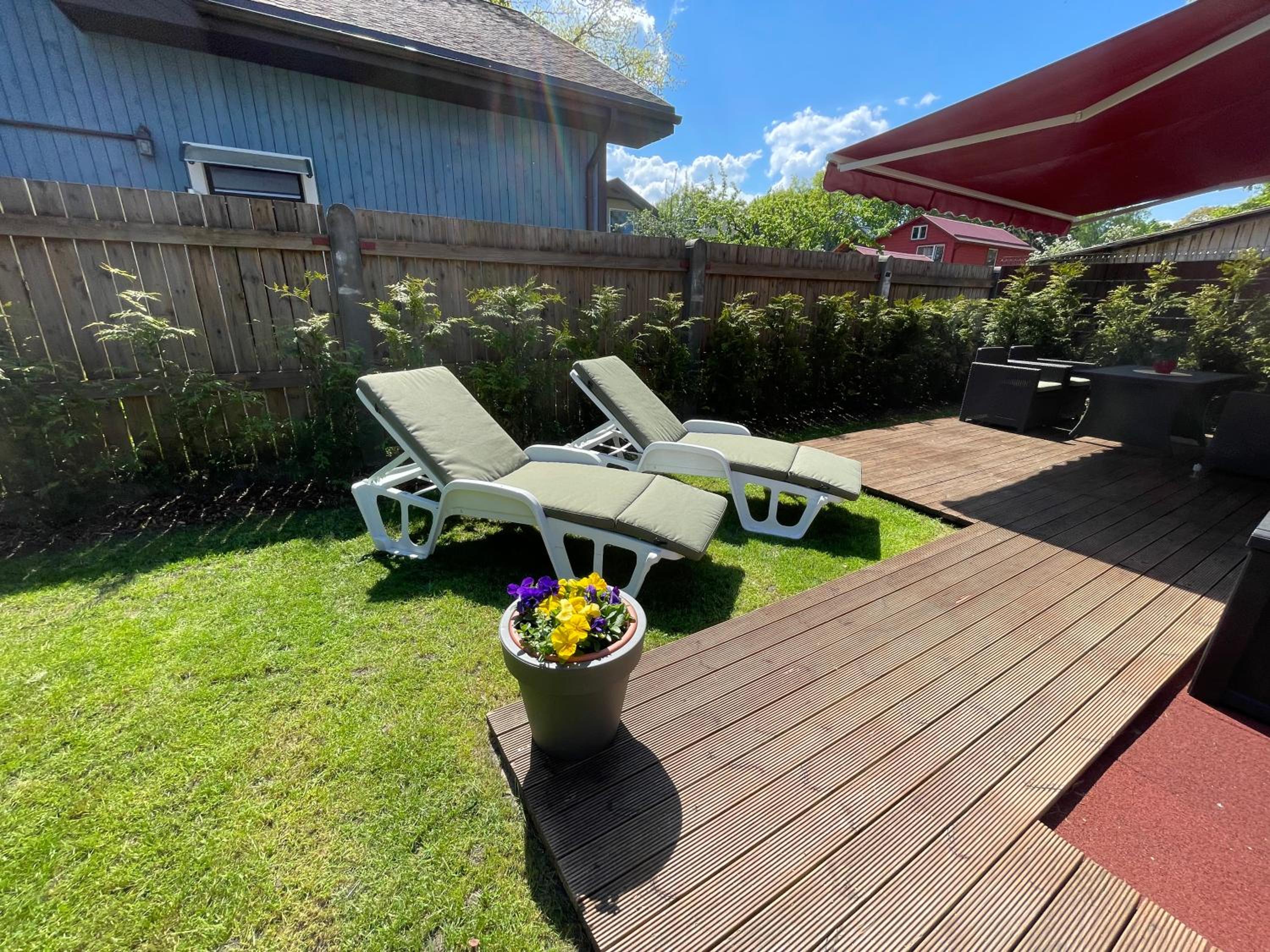 Cute little house with private area and terrace view 2
