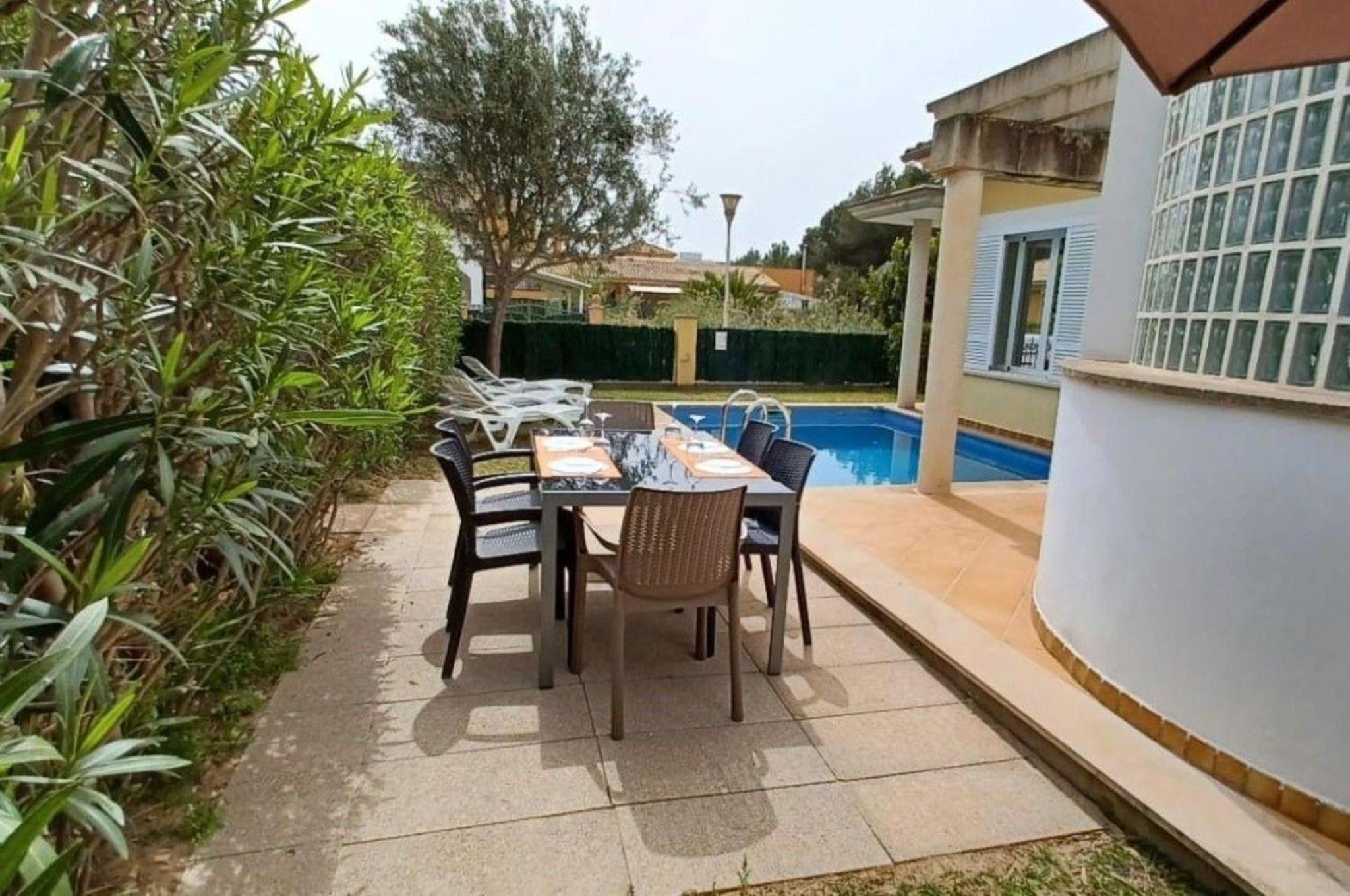 Villa Estel - Chalet mit Pool im Garten view 4