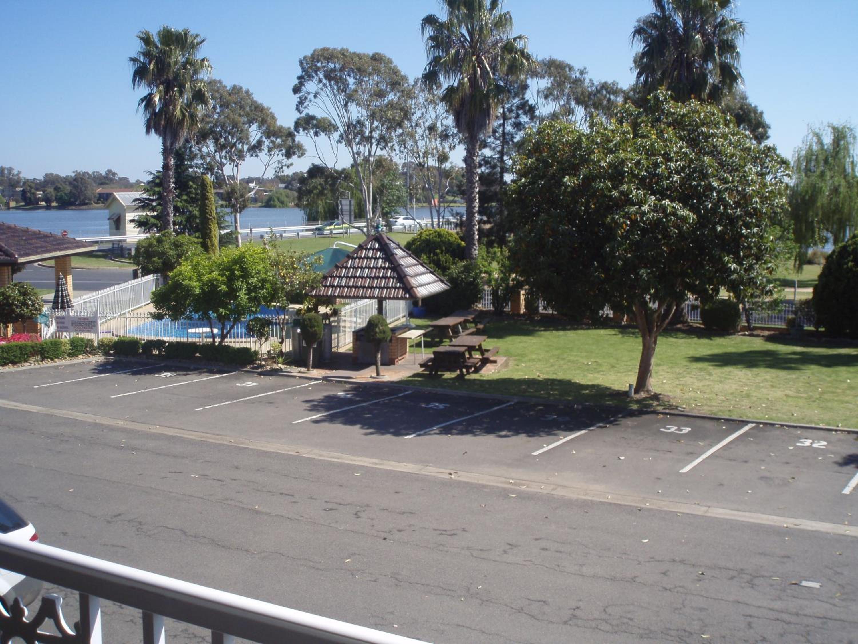Lakeview Motel