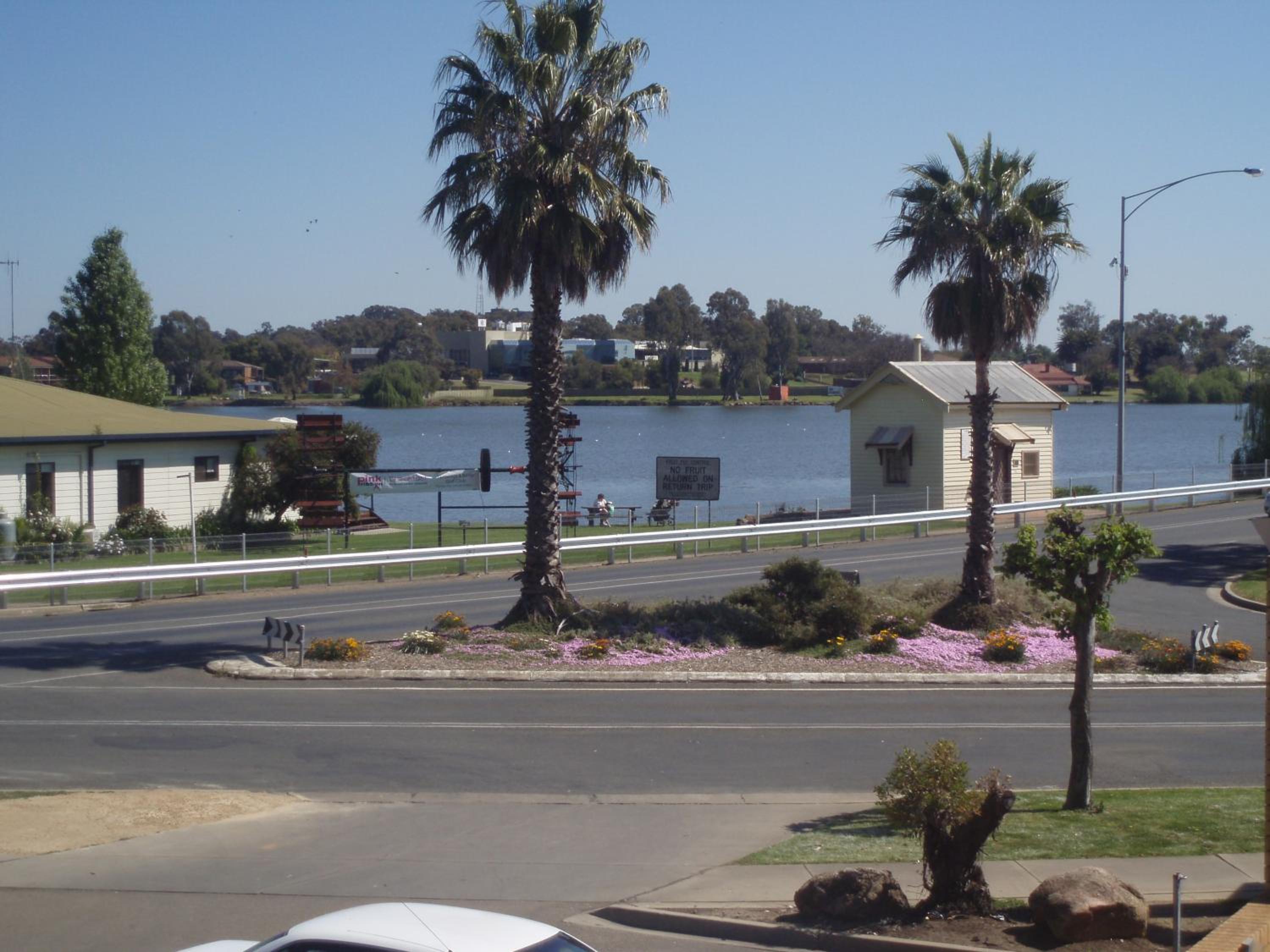 Lakeview Motel