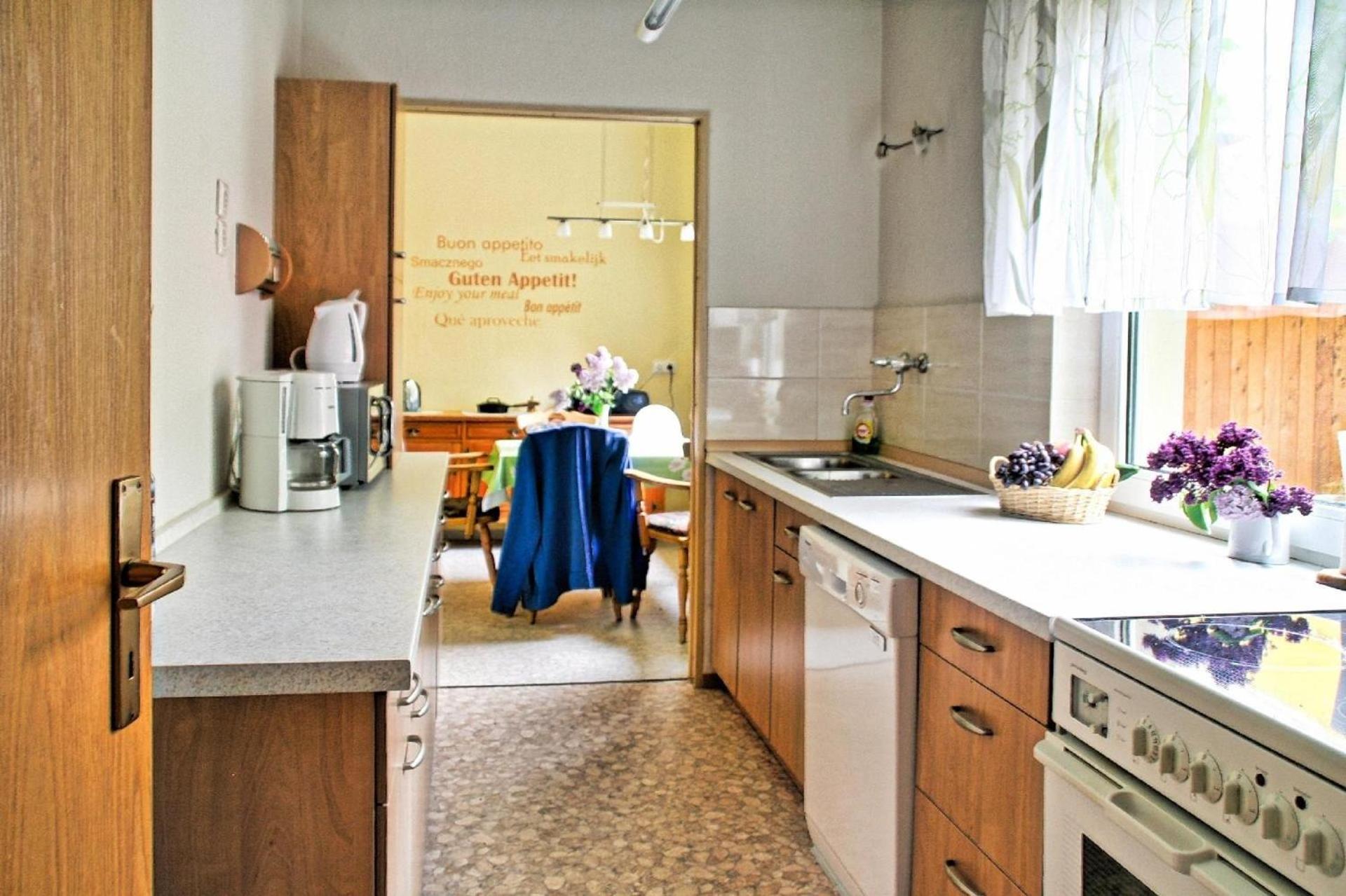 Tolles Ferienhaus in Burhave mit Terrasse und Grill