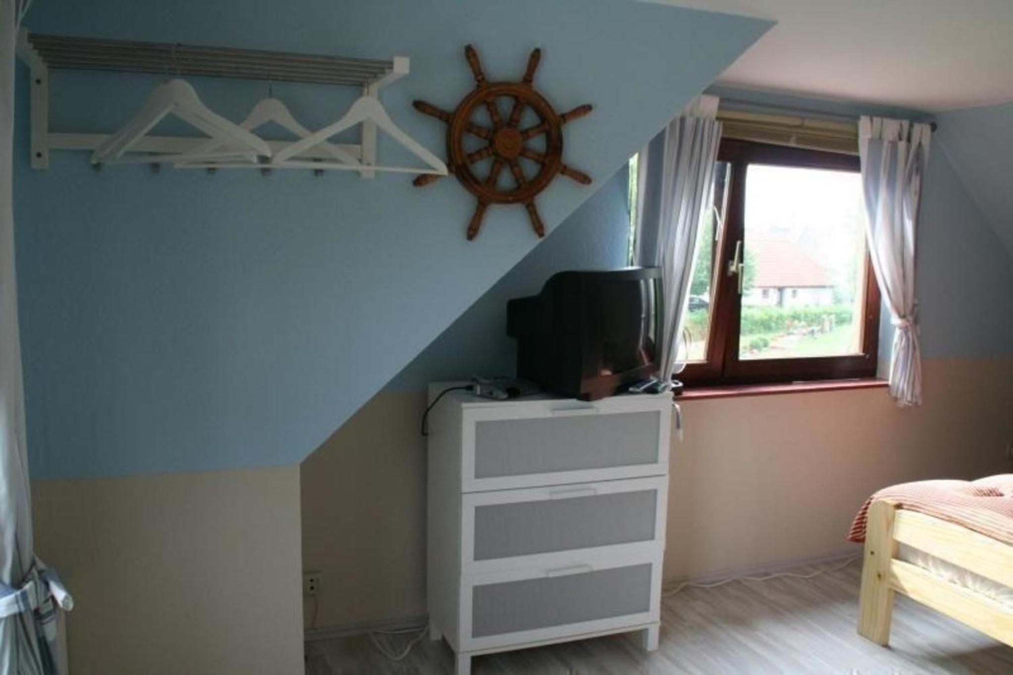 Tolles Ferienhaus in Burhave mit Terrasse und Grill