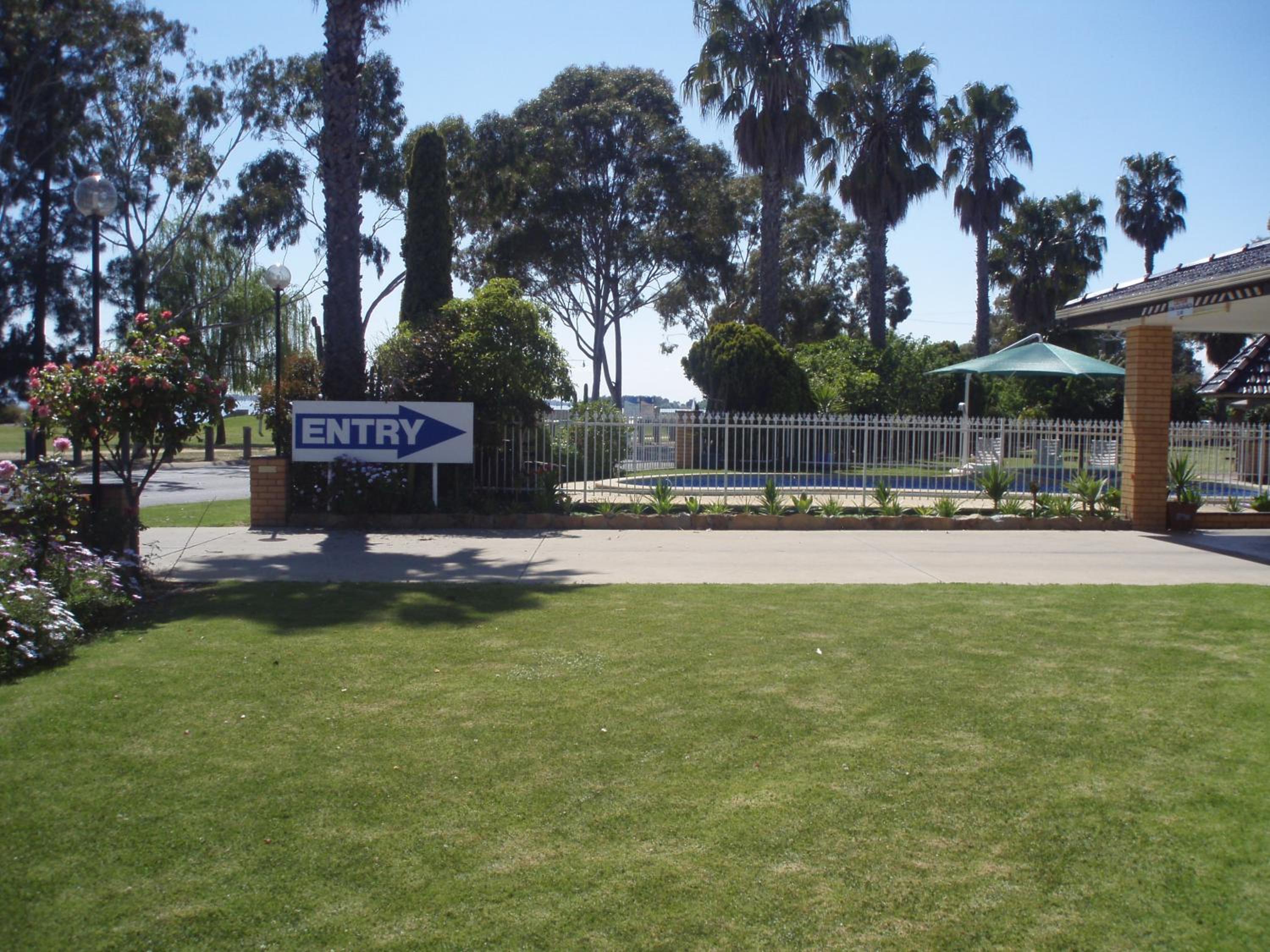 Lakeview Motel