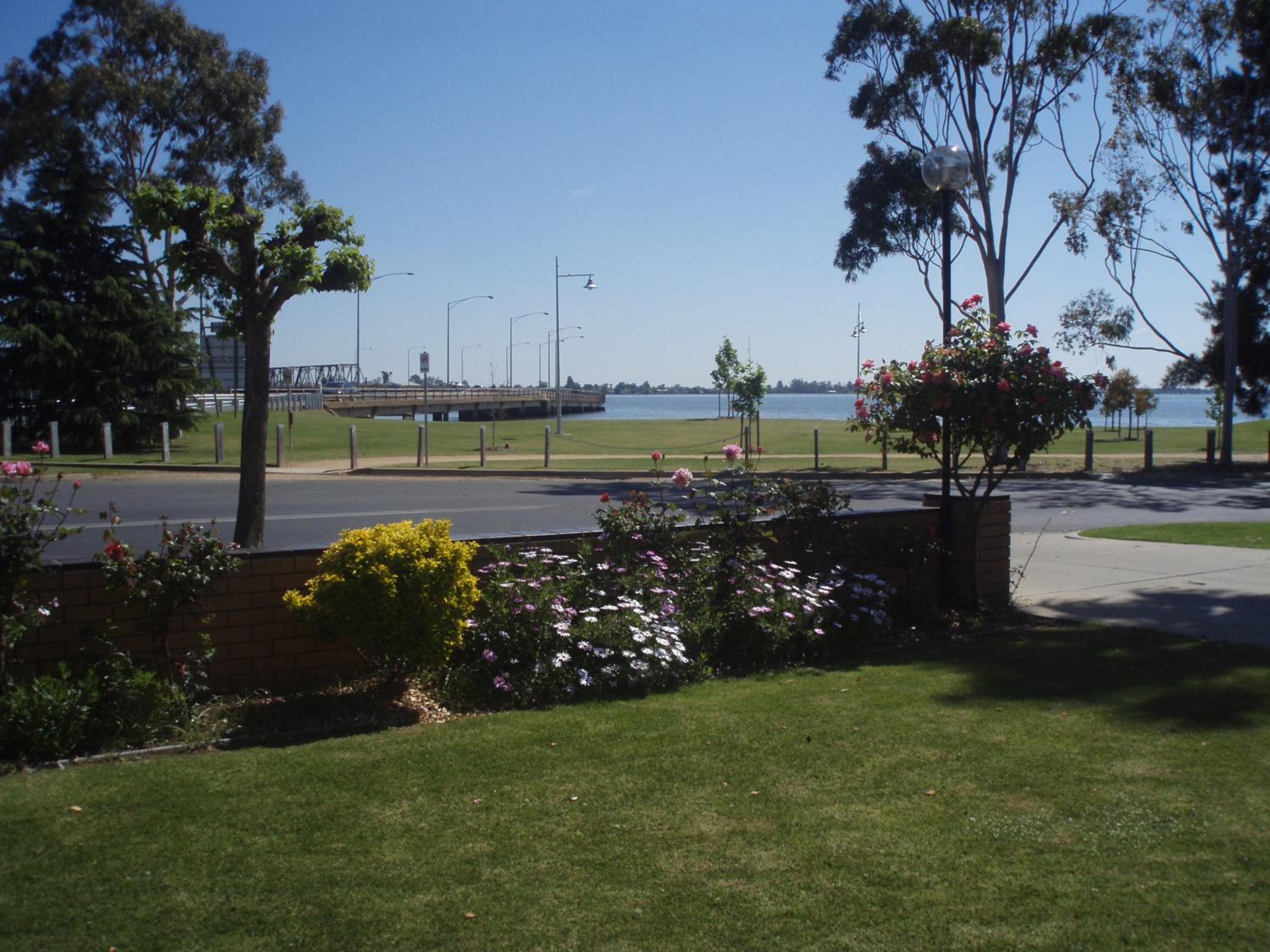 Lakeview Motel