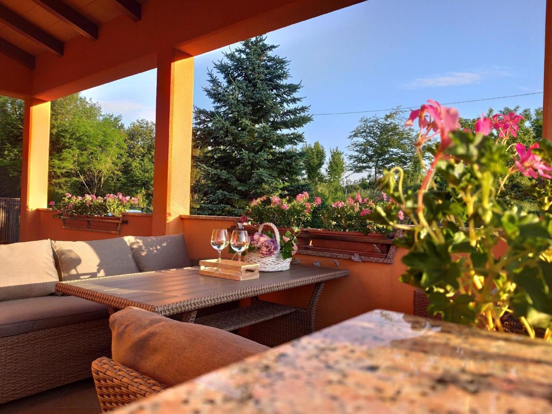 Ferienhaus Davorka in Ružići mit großem Garten view 2
