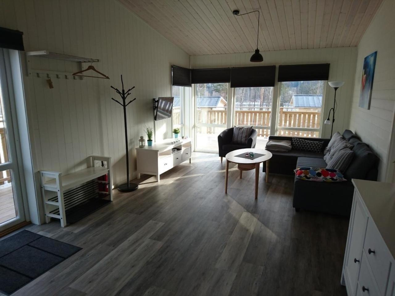 Schönes Haus mit Terrasse, Grill und Seeblick