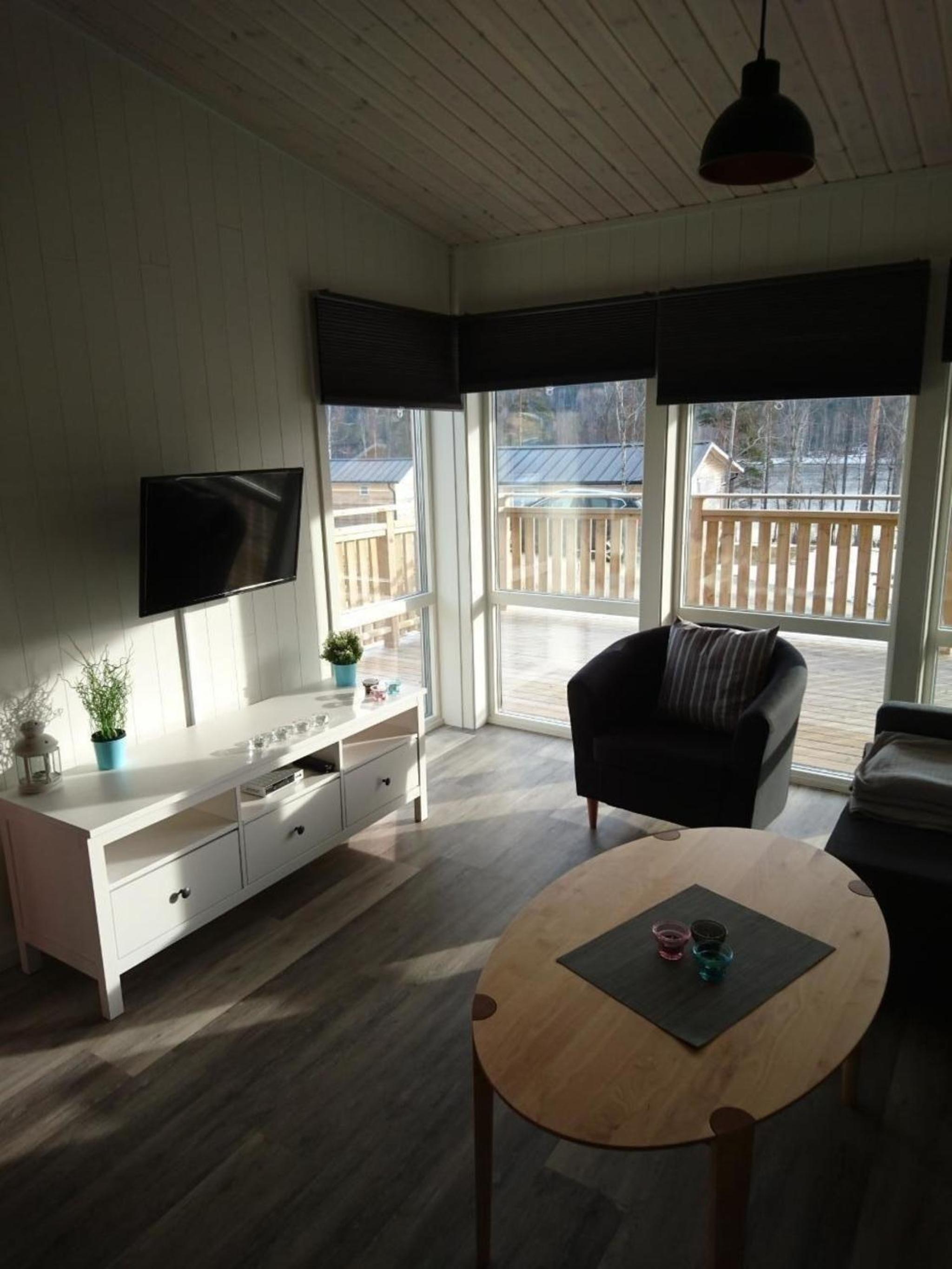 Schönes Haus mit Terrasse, Grill und Seeblick