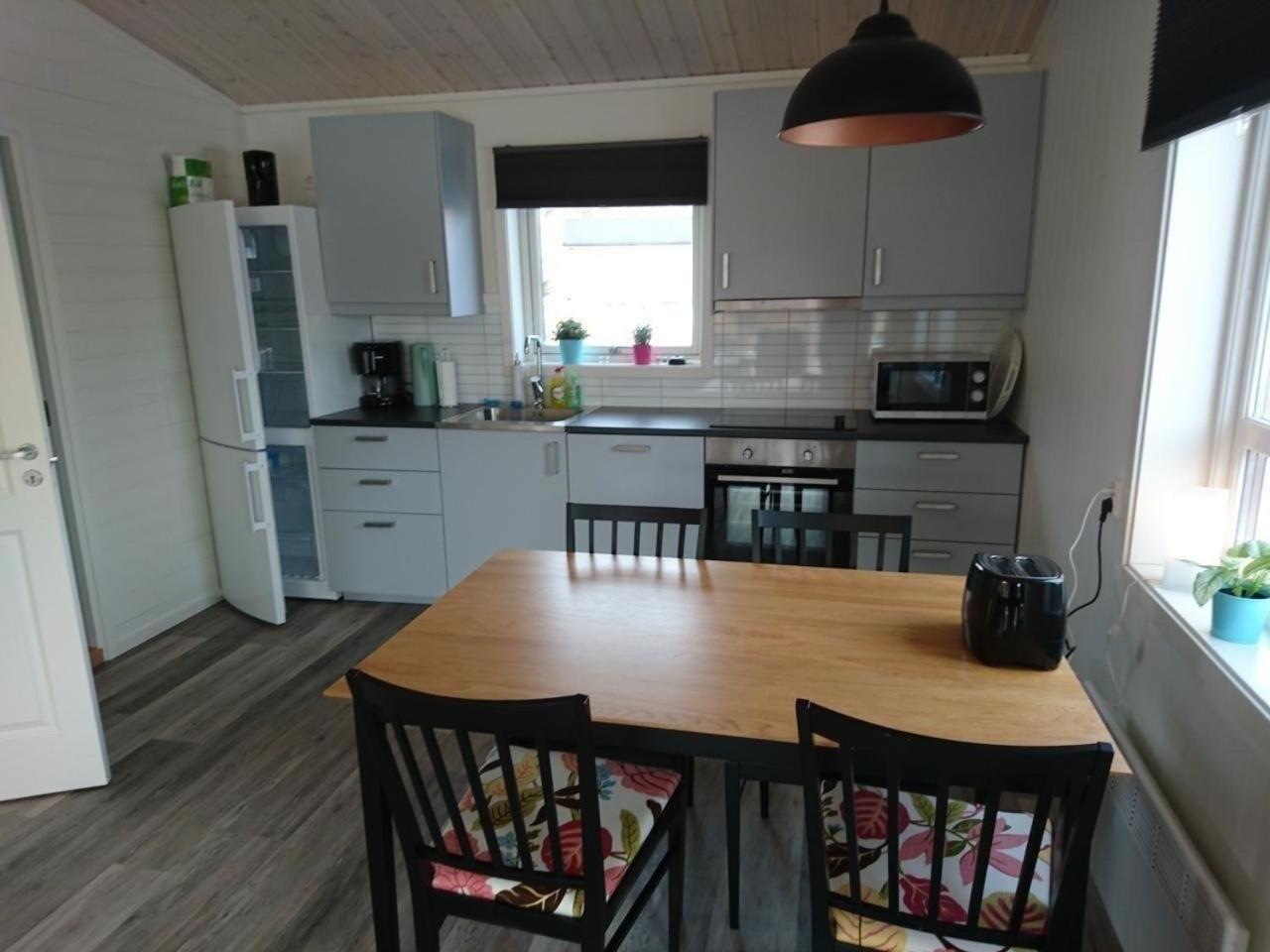 Schönes Haus mit Terrasse, Grill und Seeblick