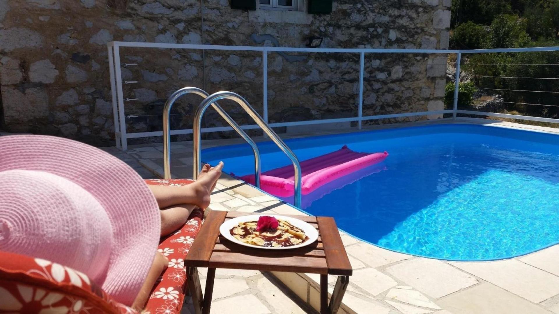 Charmantes Steinhaus mit Pool und Panoramablick view 3