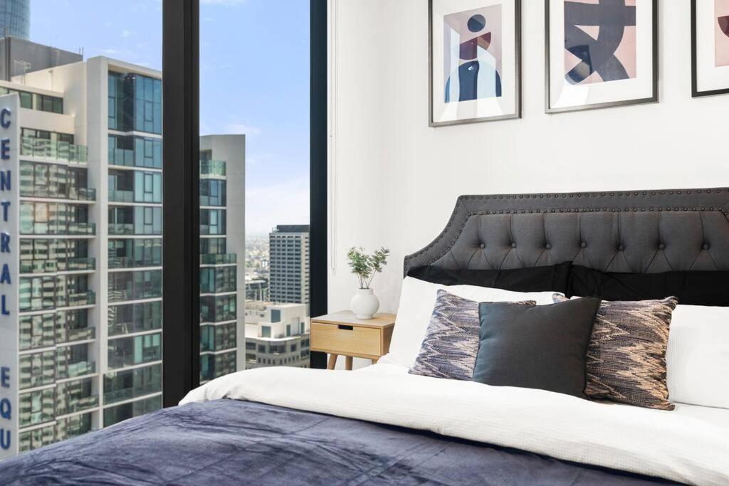 2 Units! Dual Building CBD Living, 1 Min to SkyBus