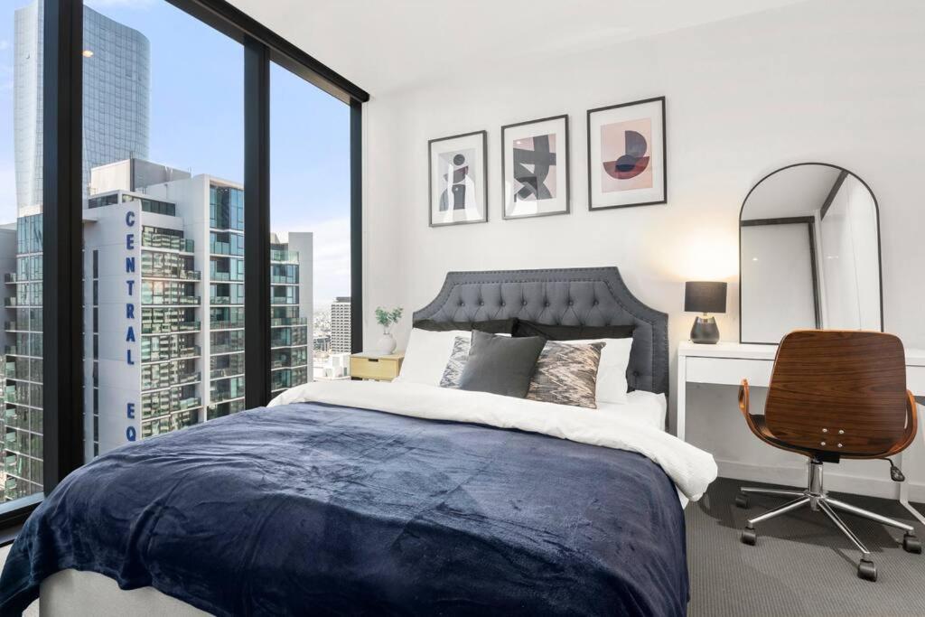 2 Units! Dual Building CBD Living, 1 Min to SkyBus