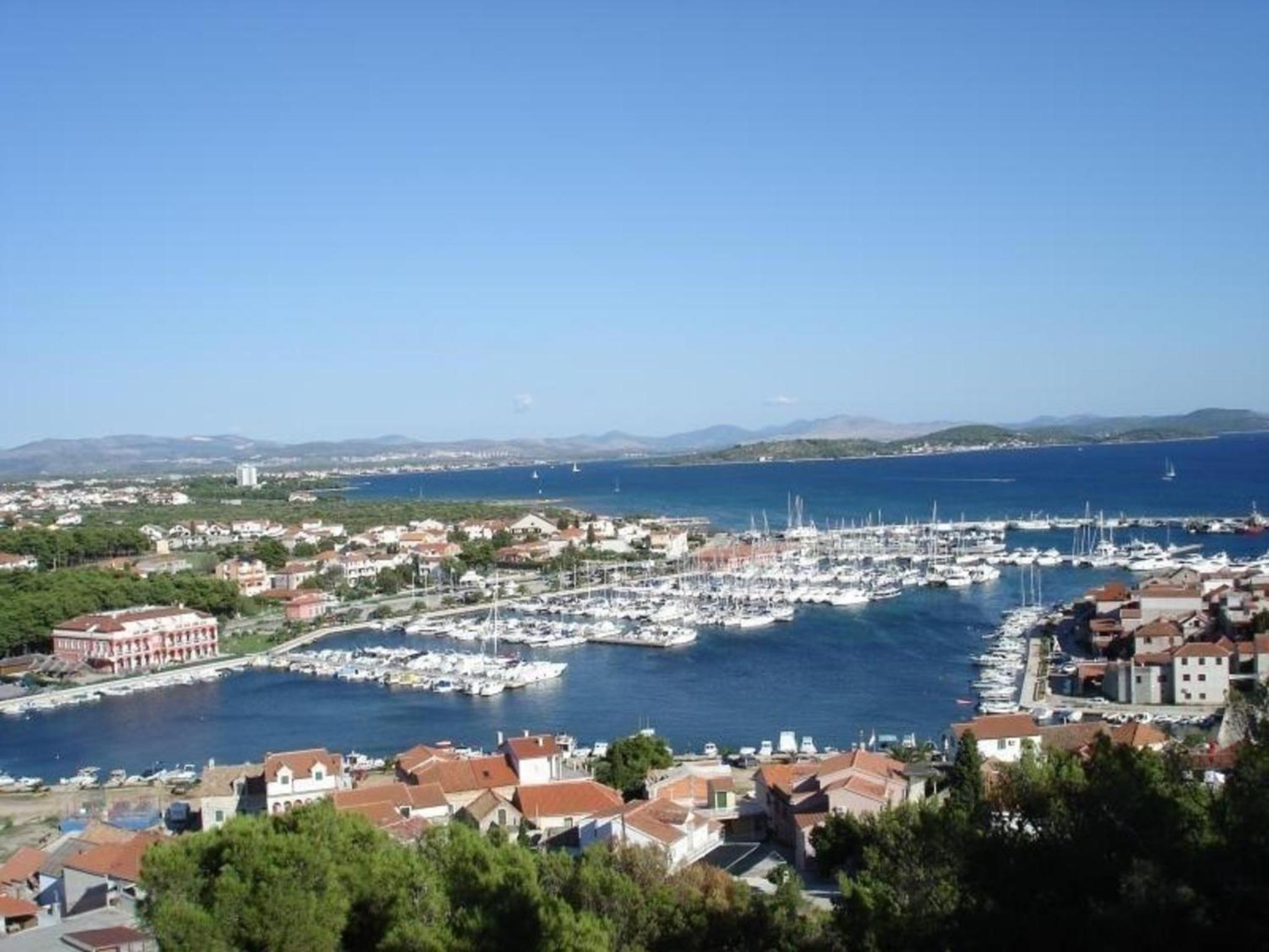 Ferienwohnung Mit Balkon In Guter Lage view 3