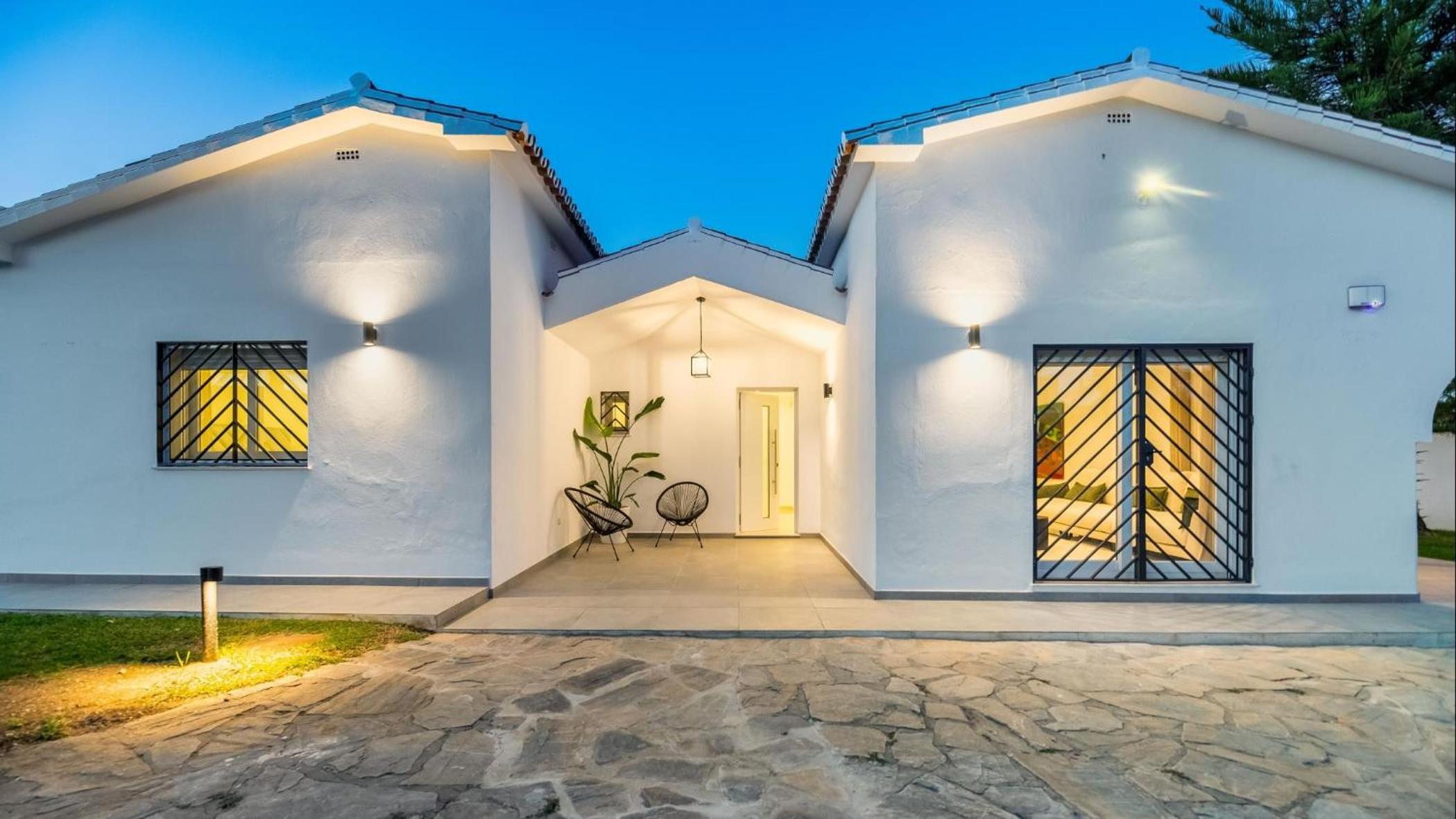Costalita Cozy Sea Front Villa