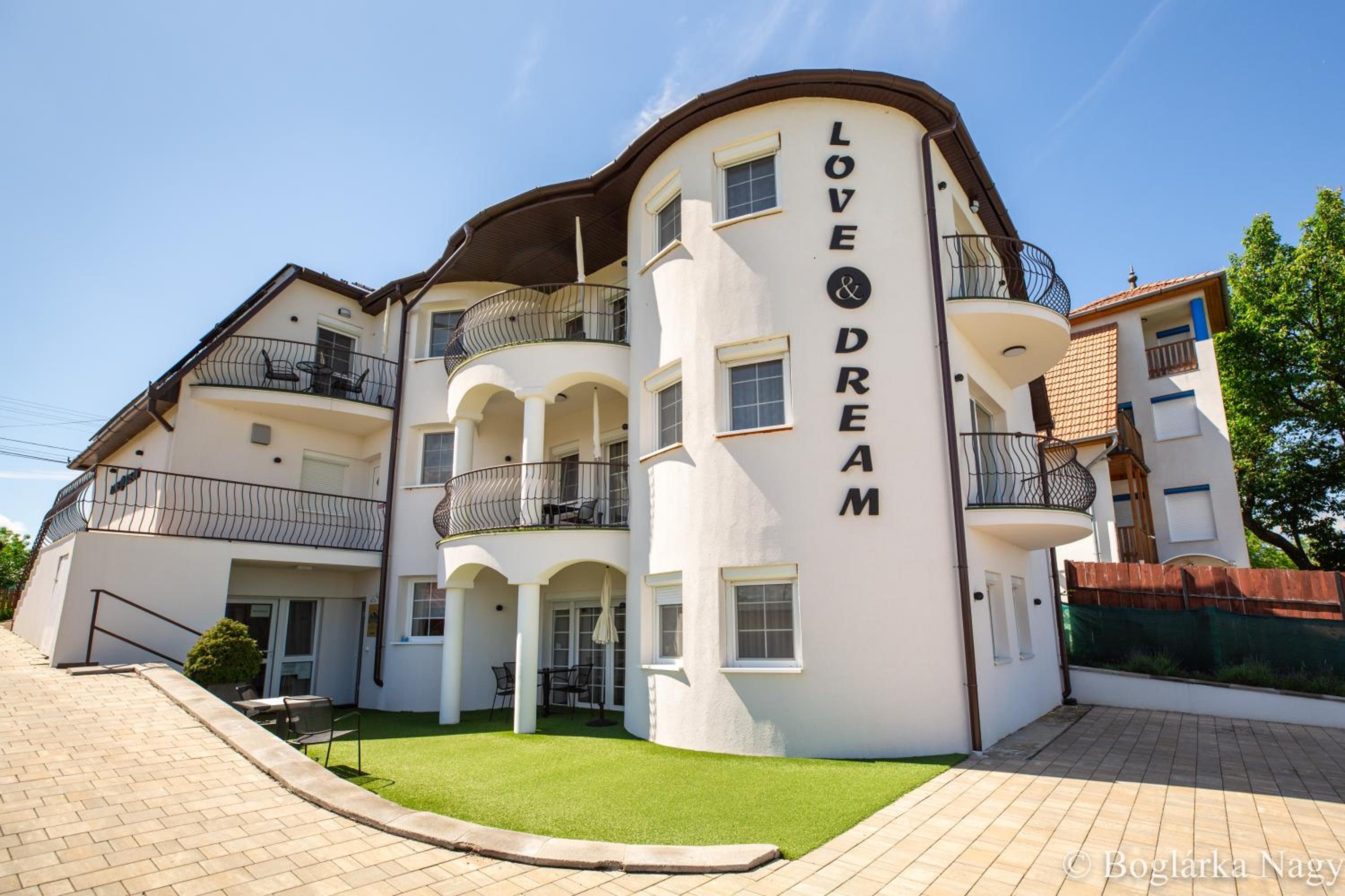 Hotel Love and Dream Élményvilla