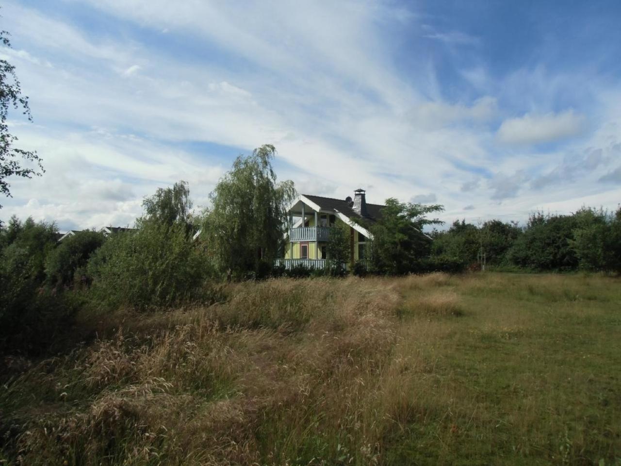 Ferienhaus in Neuringe mit Whirlpool, Grill und Terrasse