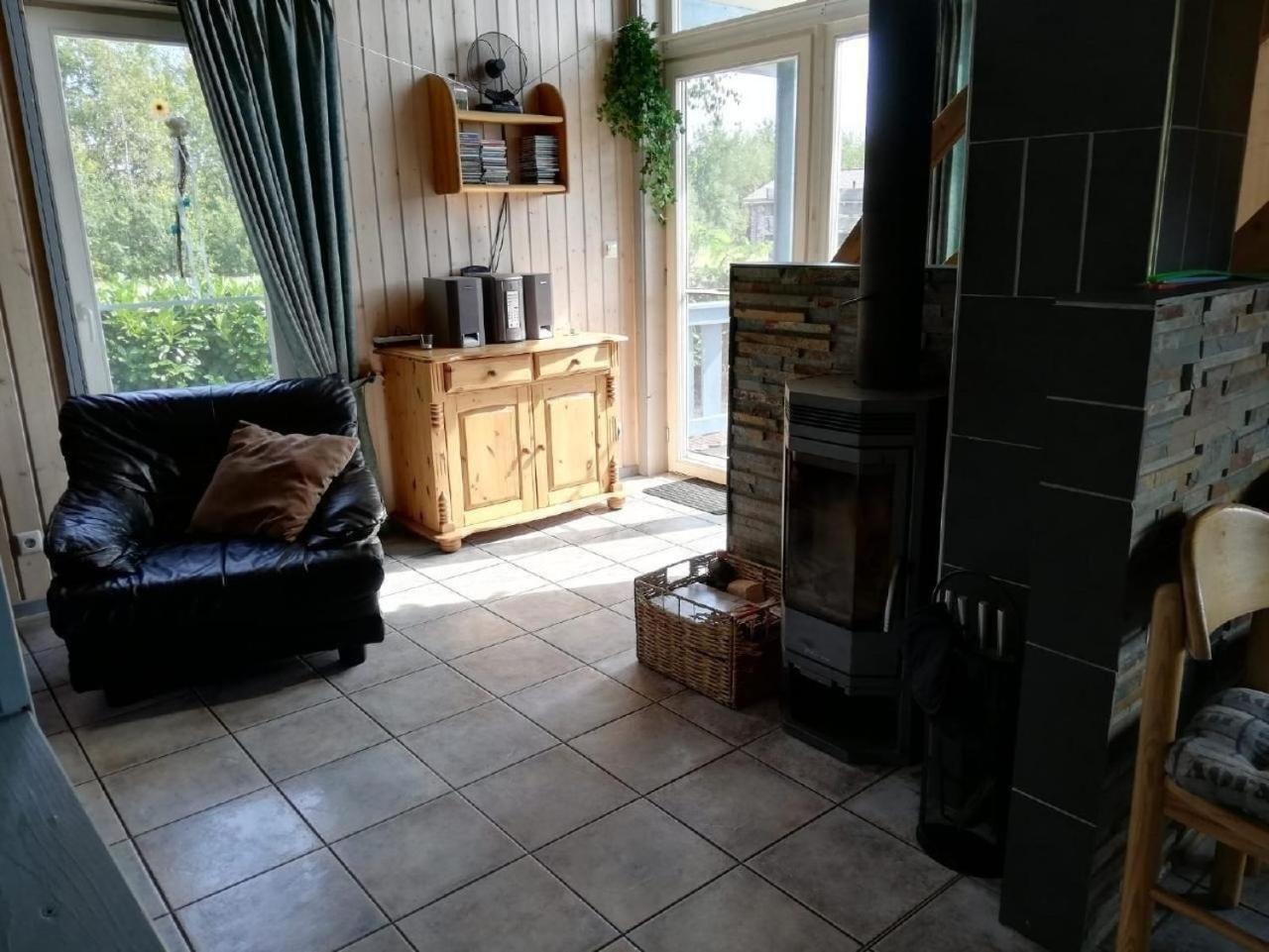 Ferienhaus in Neuringe mit Whirlpool, Grill und Terrasse