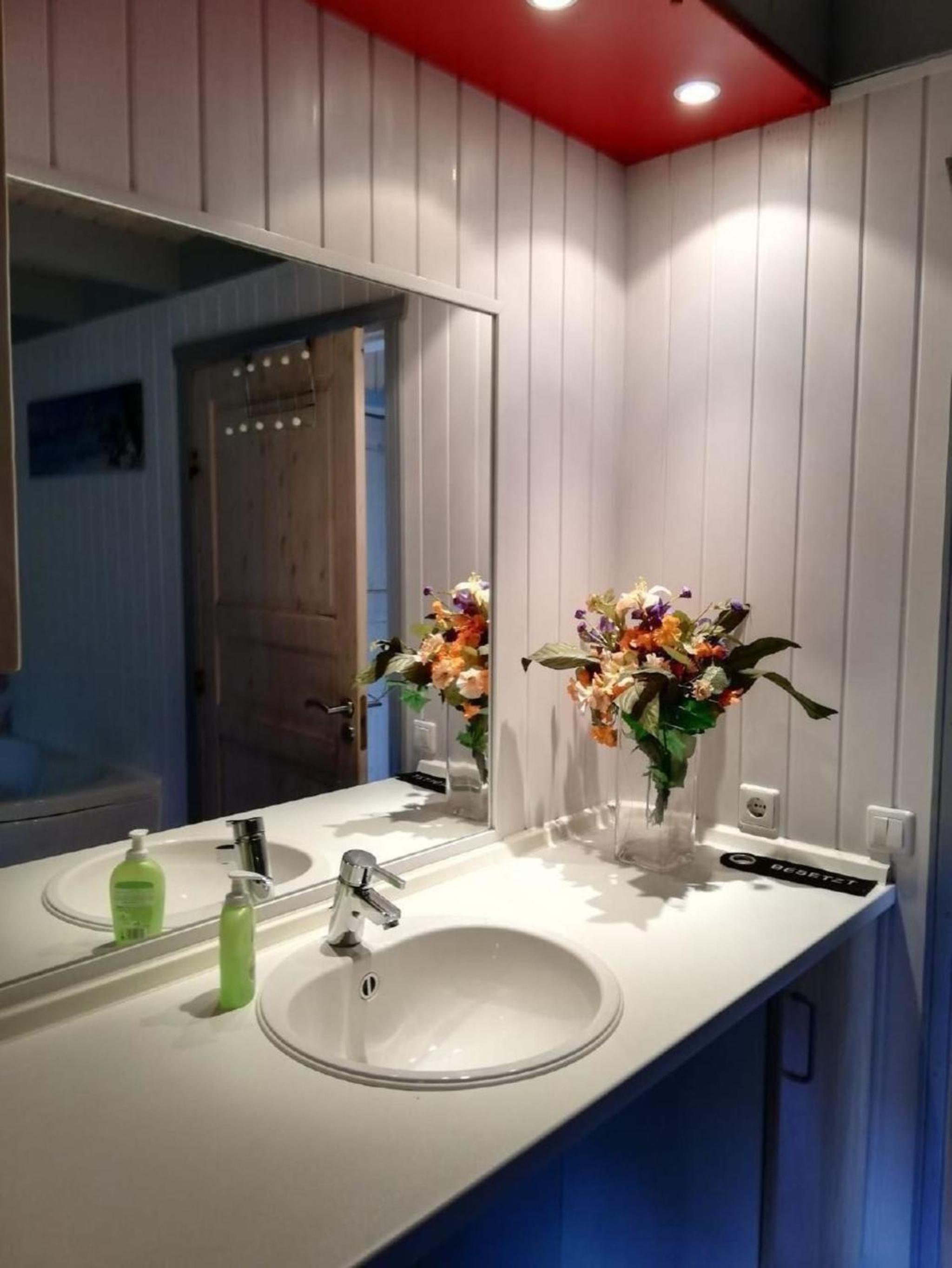 Ferienhaus in Neuringe mit Whirlpool, Grill und Terrasse