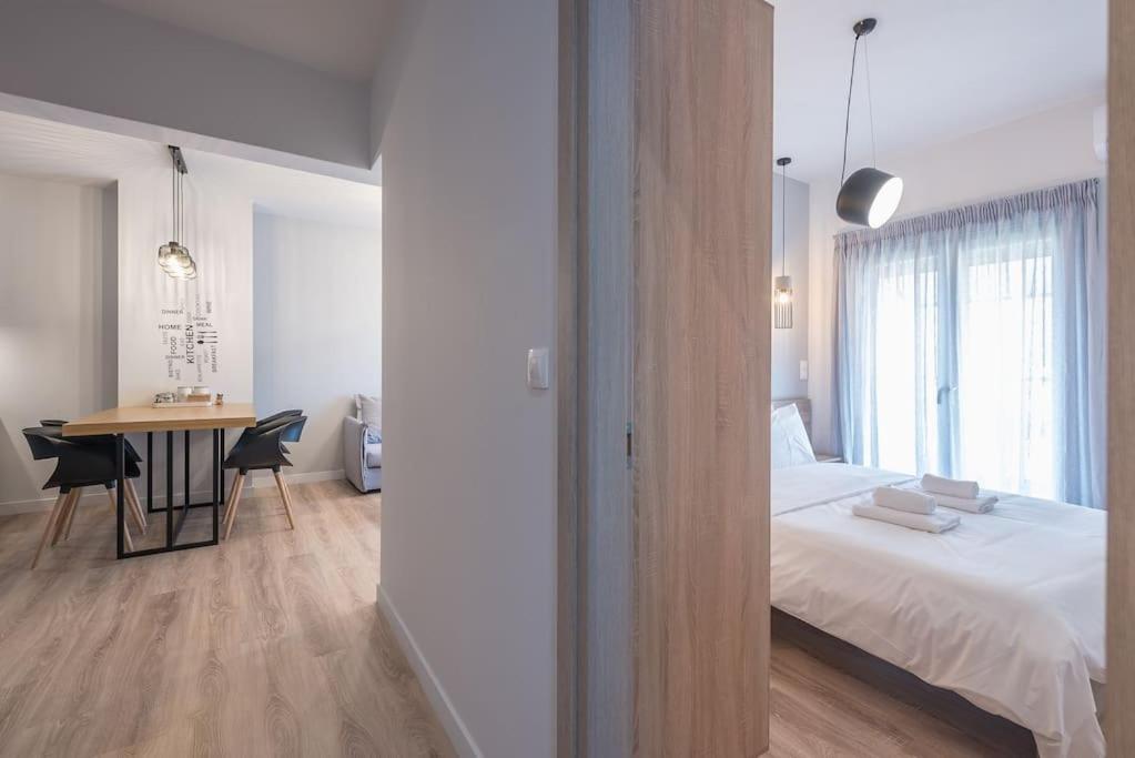 Superior Apartment in Gazi with Rooftop Acropolis View Access