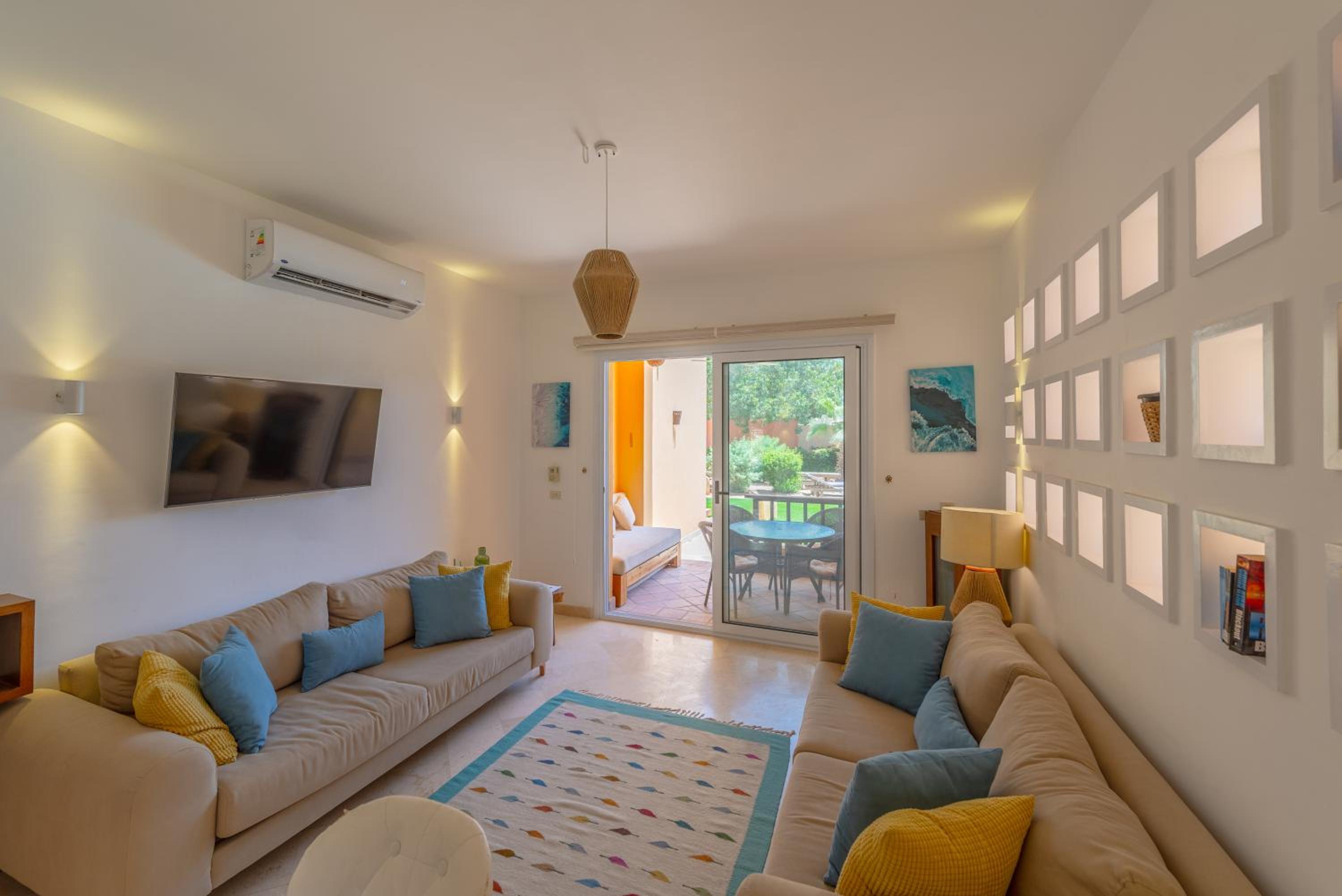 Charming Apartment with Pool in prime location
