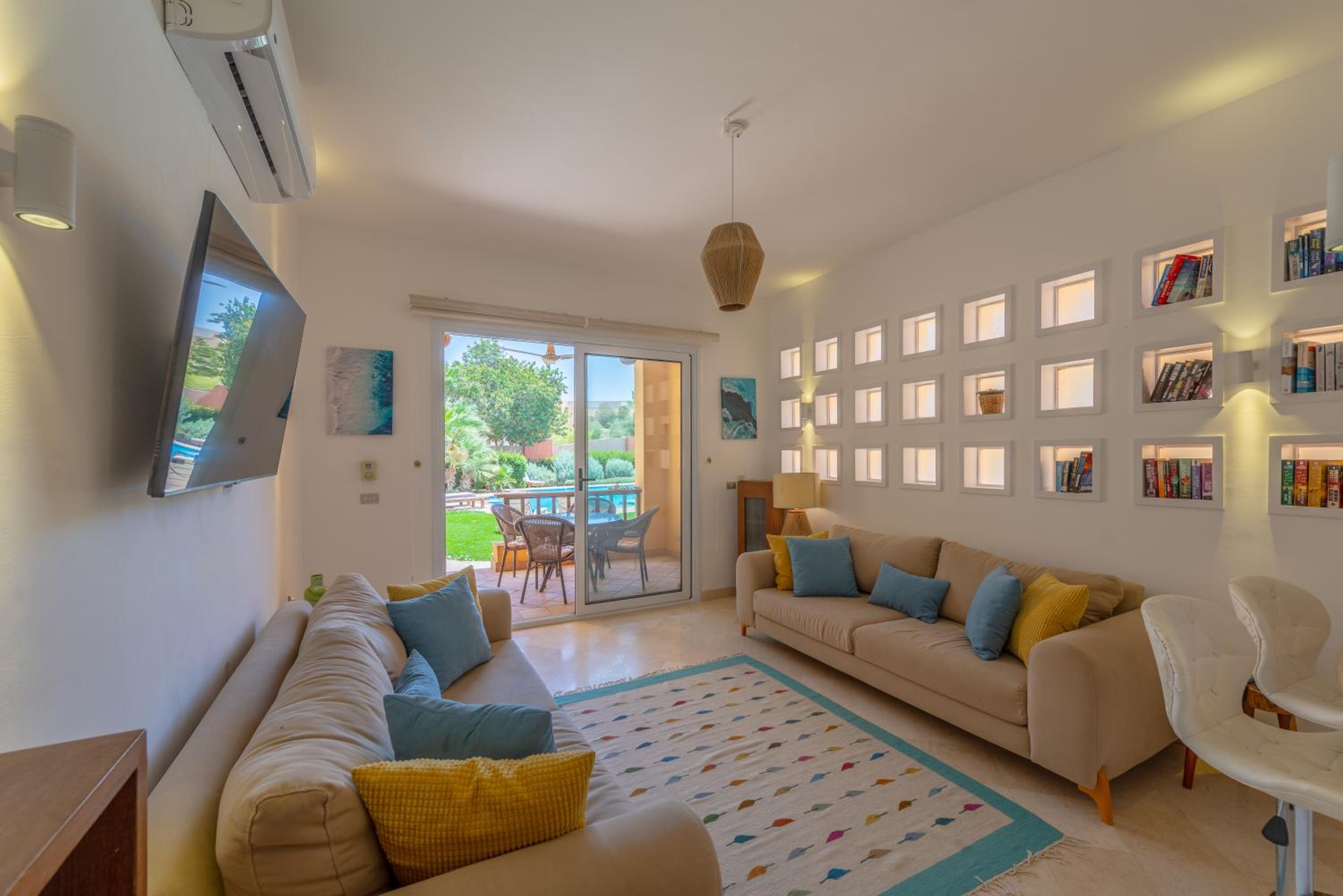 Charming Apartment with Pool in prime location