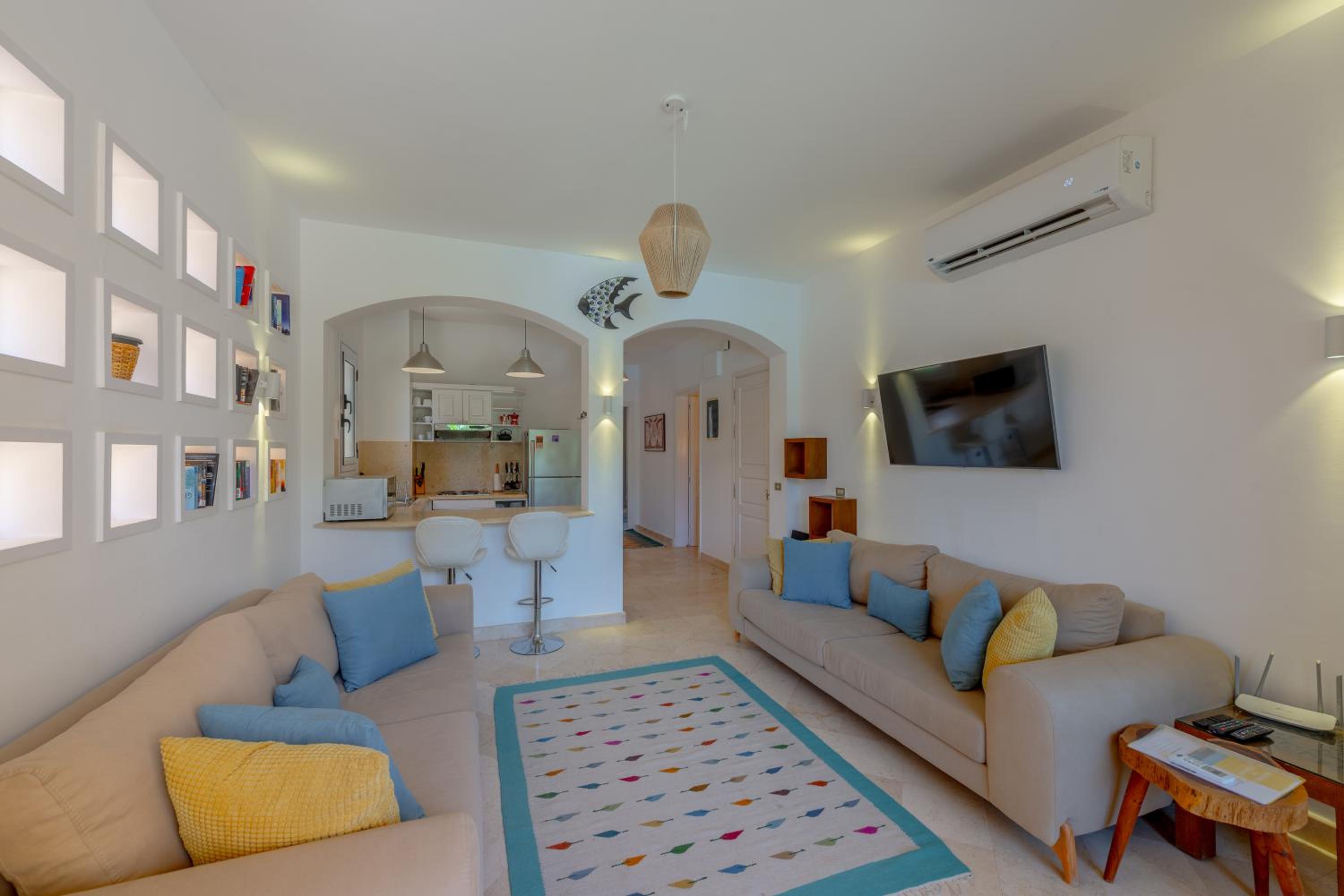 Charming Apartment with Pool in prime location