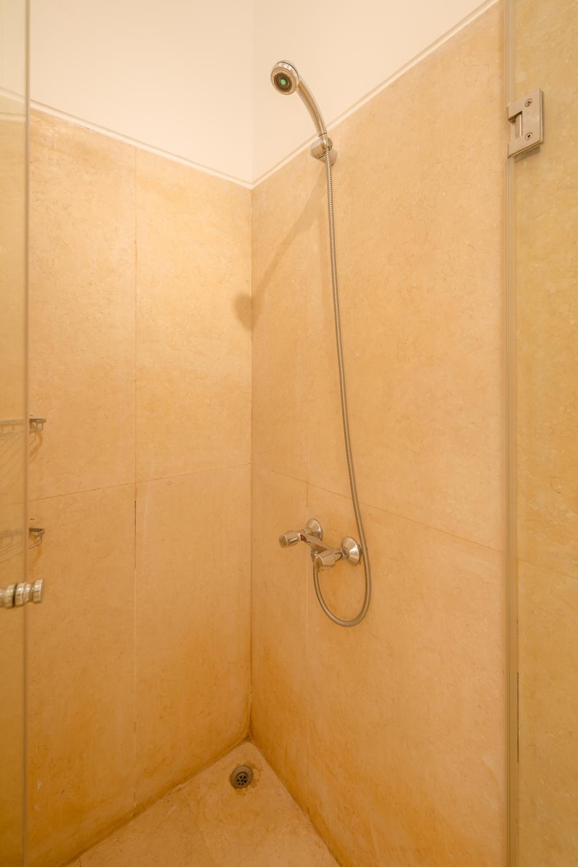 Charming Apartment with Pool in prime location