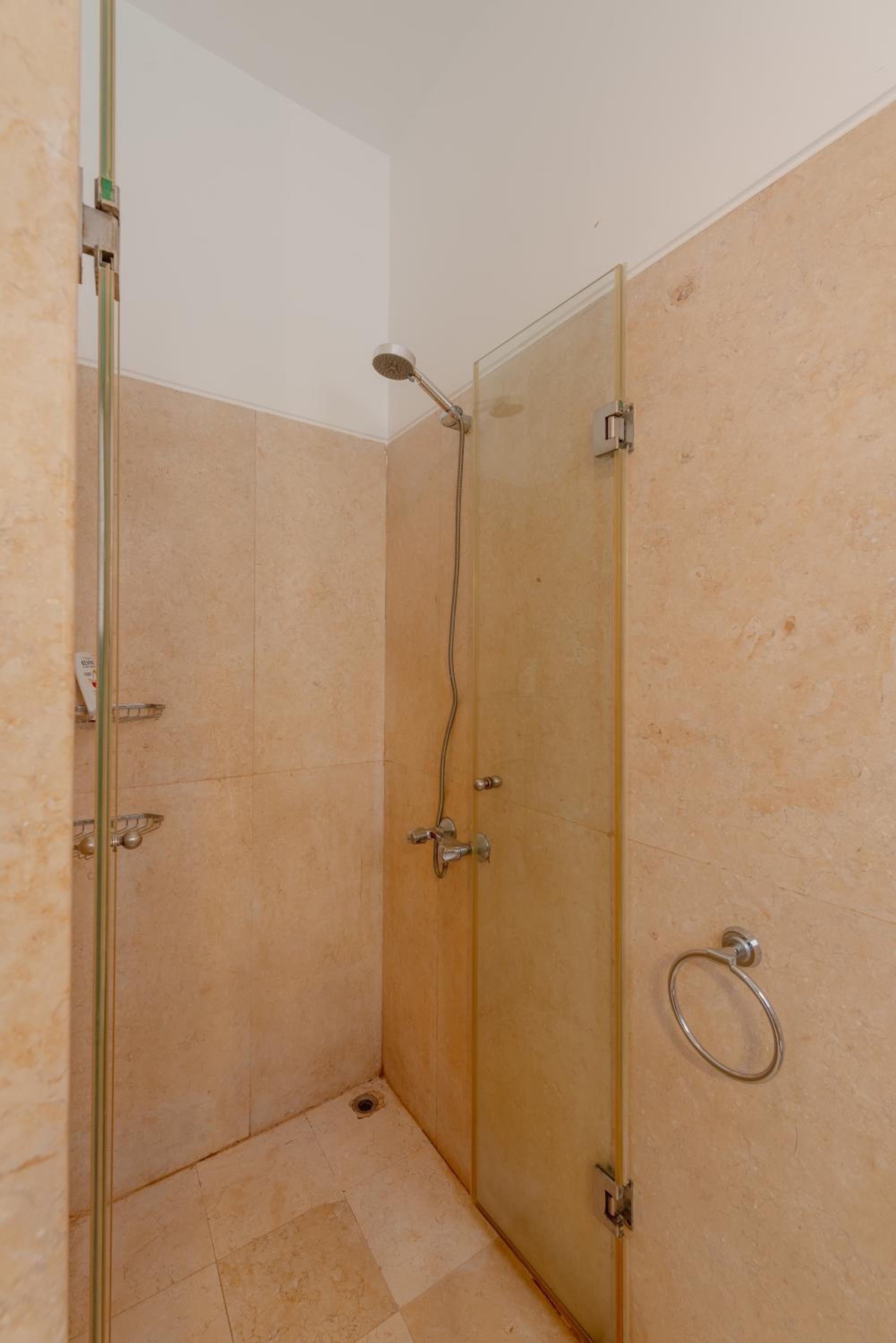 Charming Apartment with Pool in prime location
