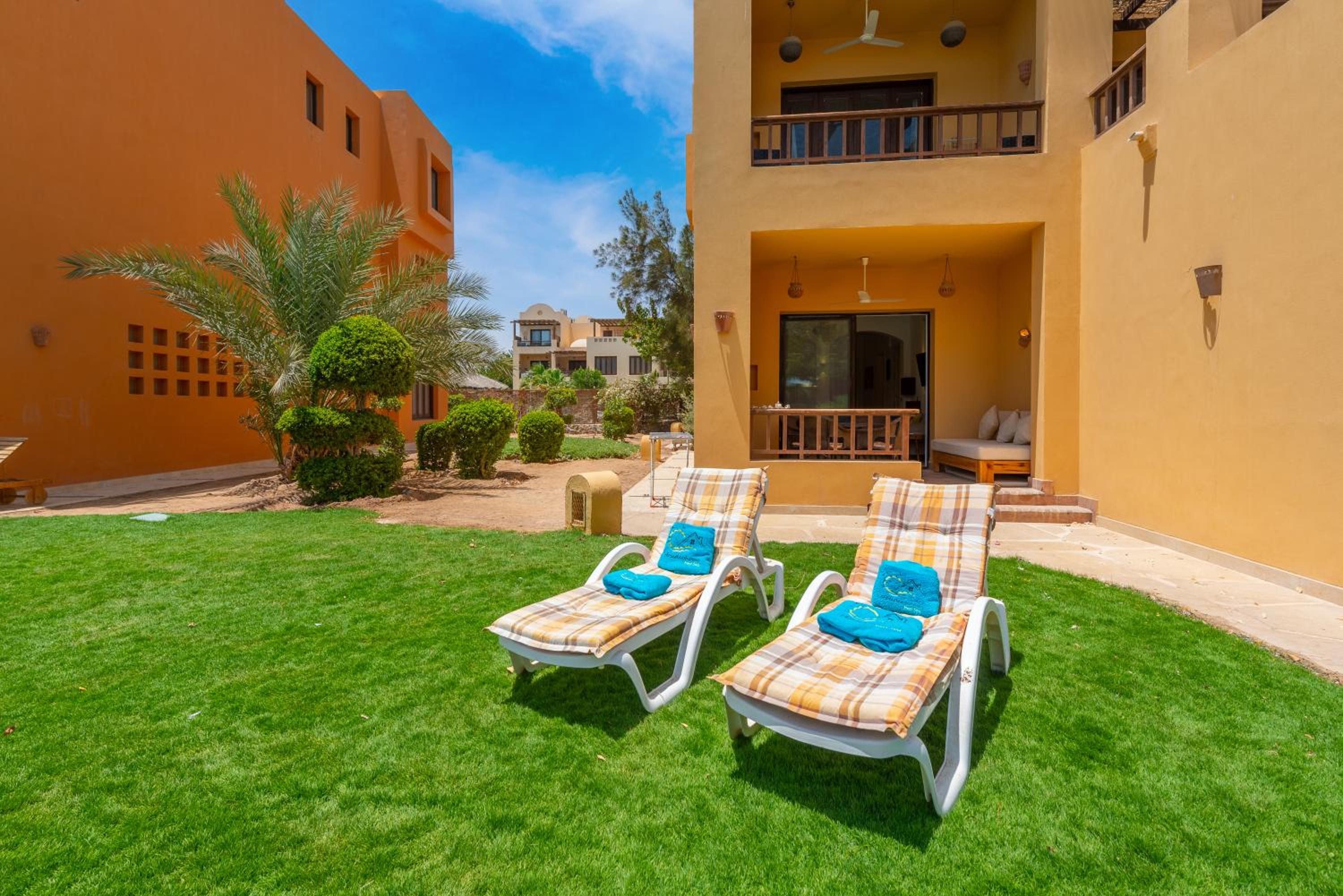 Charming Apartment with Pool in prime location
