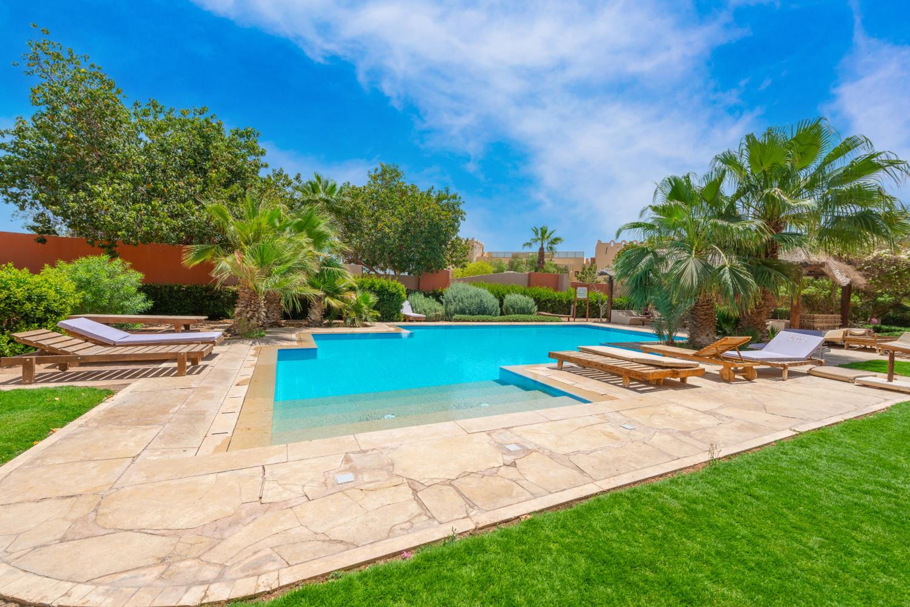 Charming Apartment with Pool in prime location