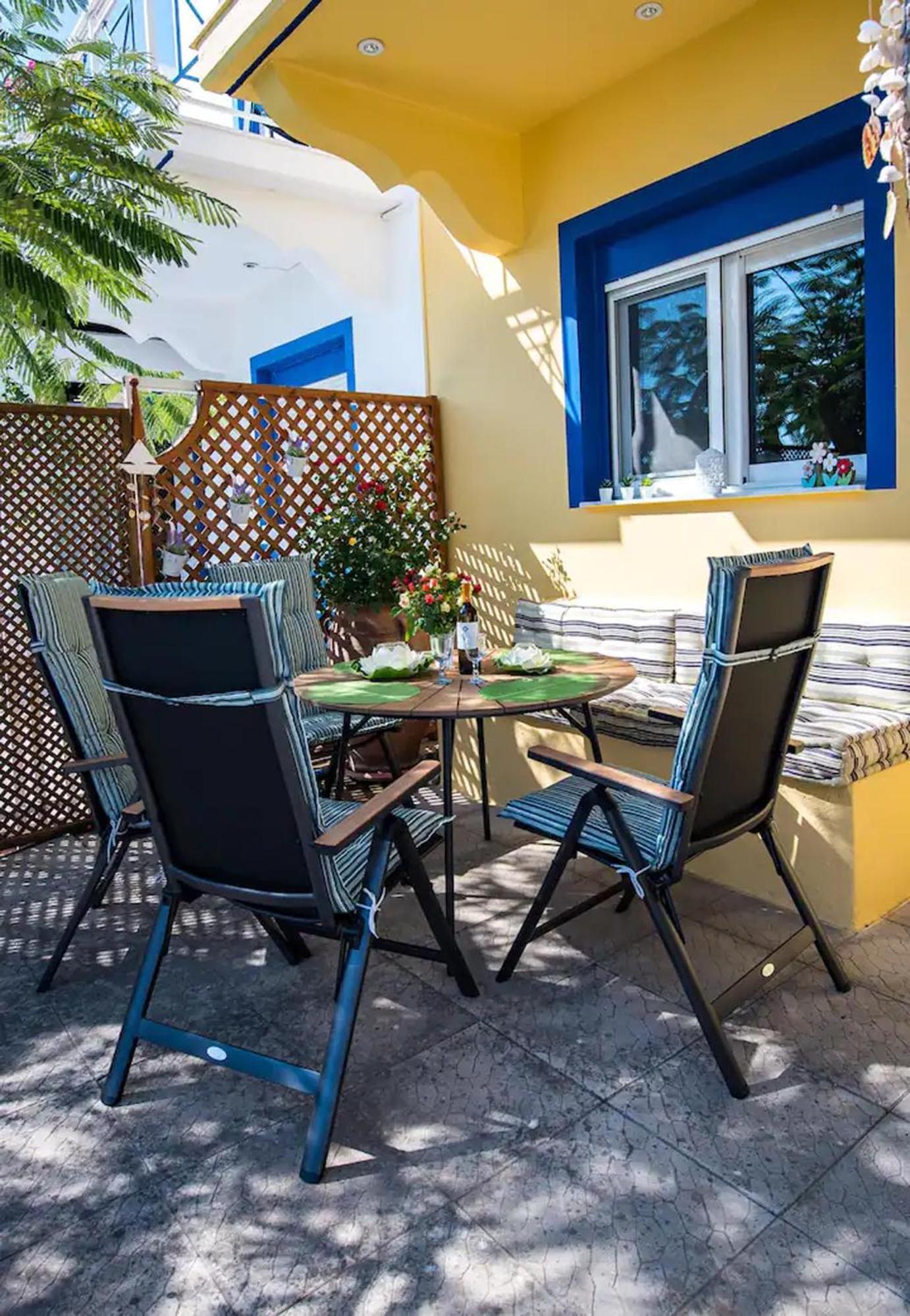 Le Petit Refuge 2 Floor Maisonette with Seaview photo 2