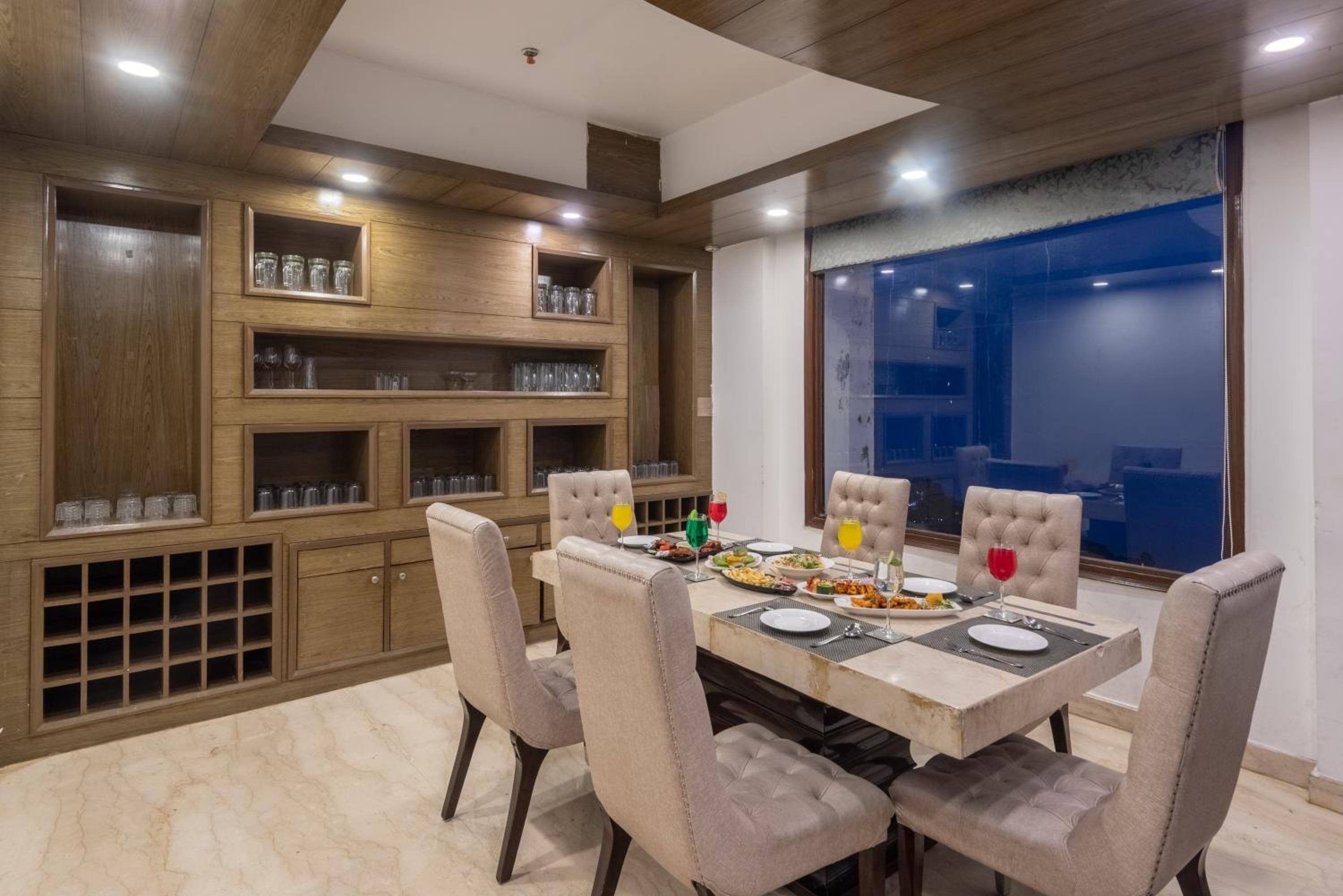 dining