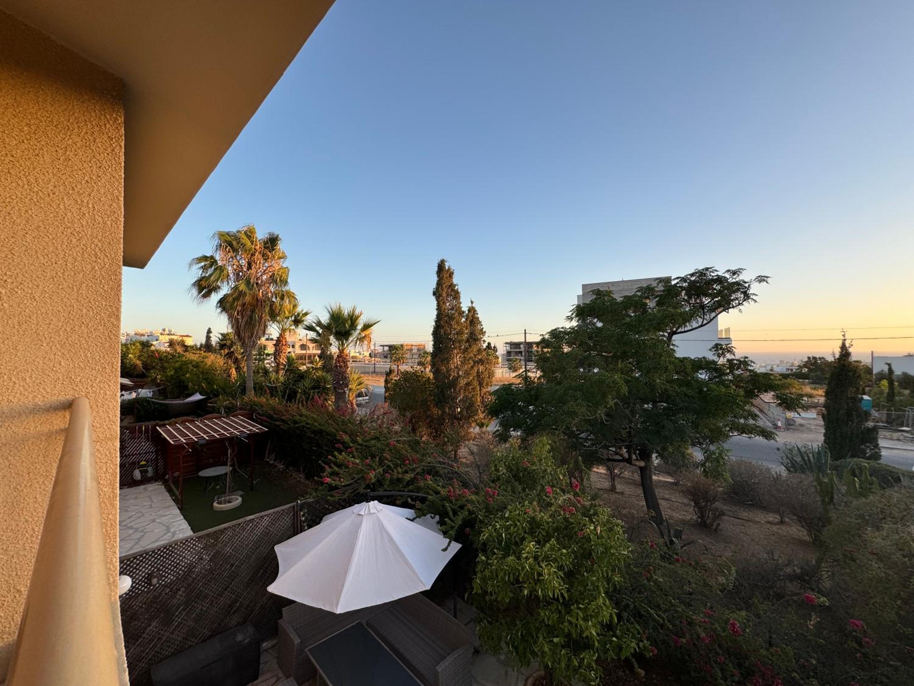 New cozy Villa near the beaches in the Magnificent Gardens of Regina with swimming pools!