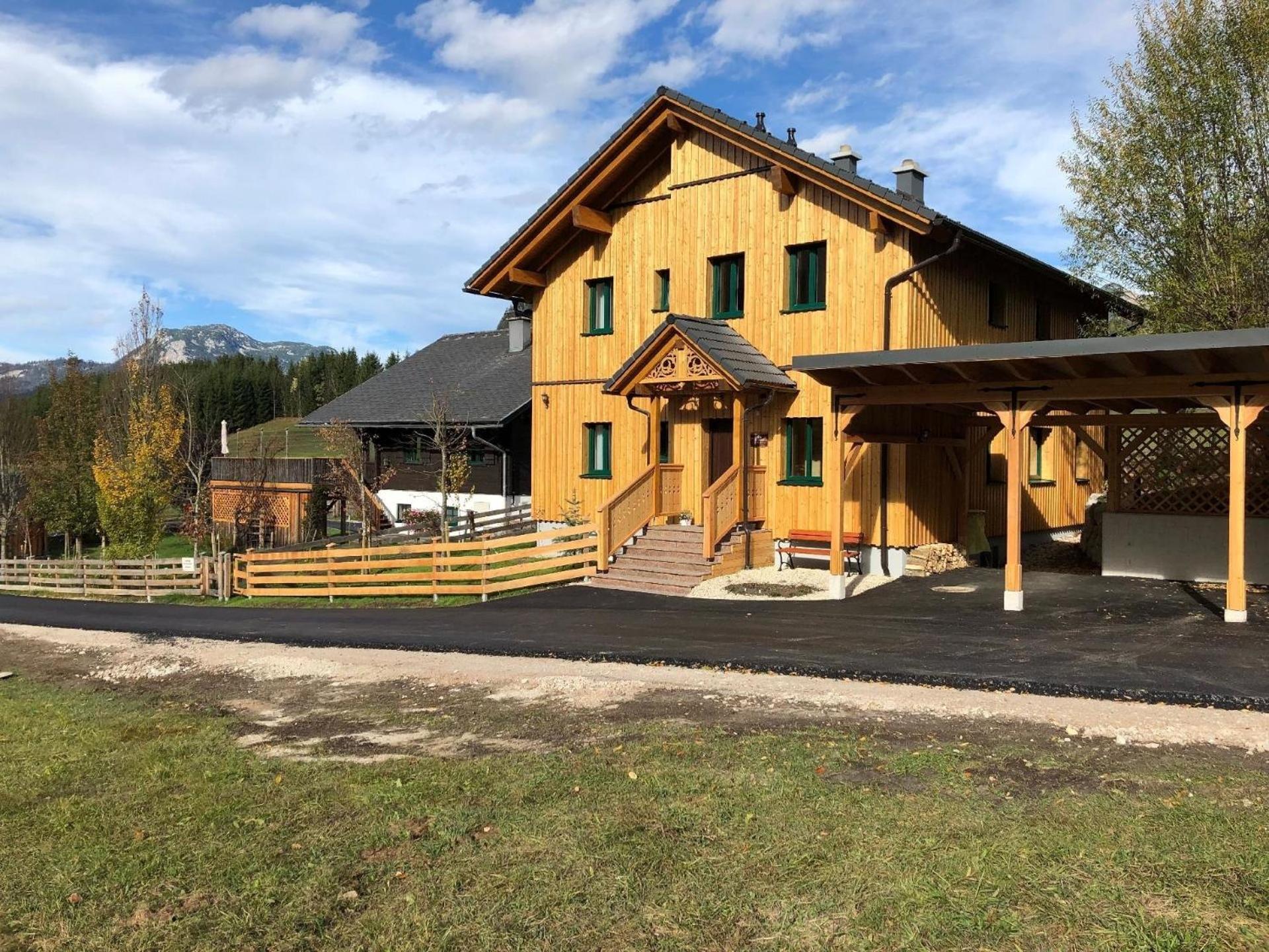Nette Wohnung in Bad Aussee mit Garten und Grill und Bergblick