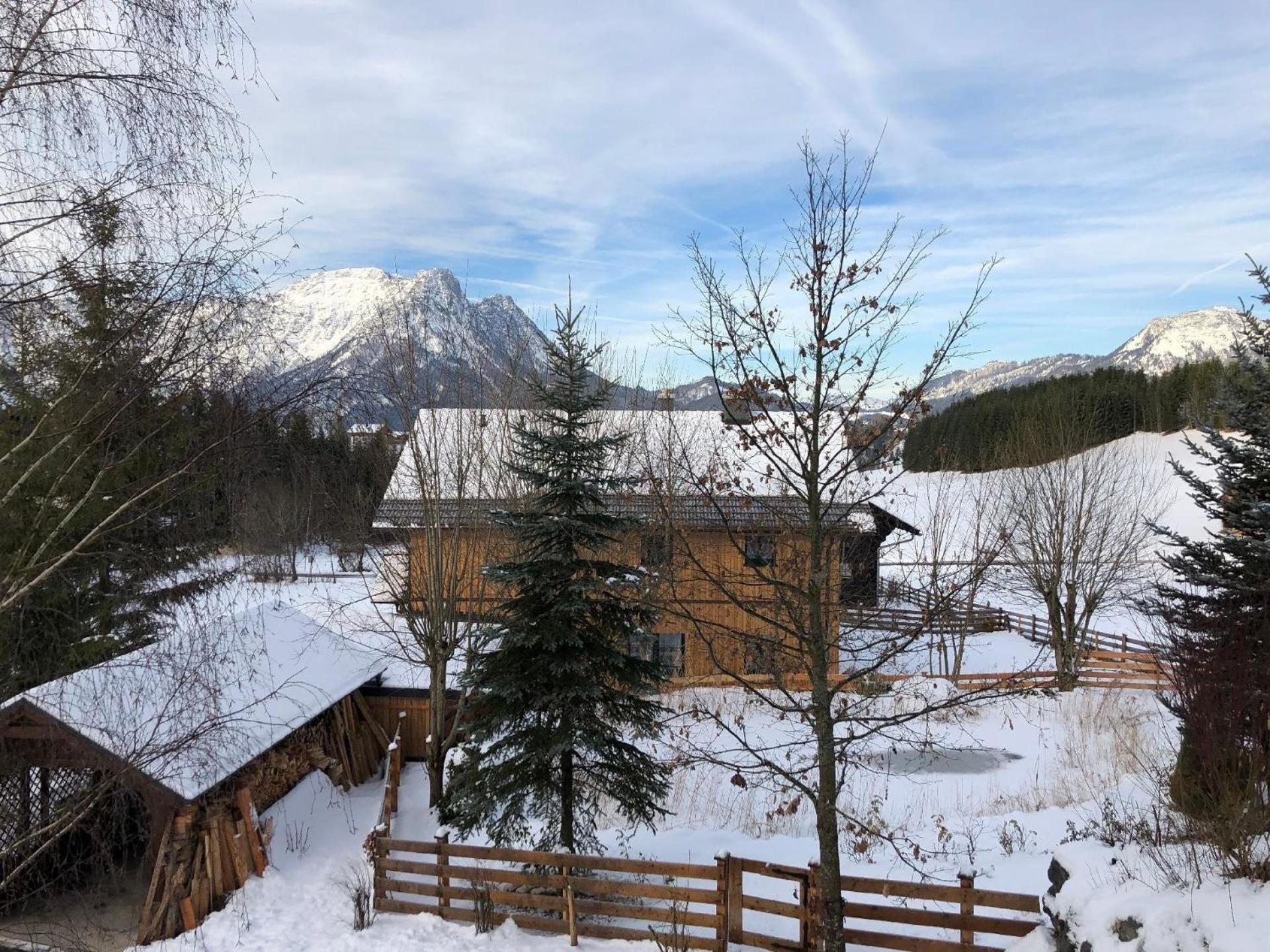 Nette Wohnung in Bad Aussee mit Garten und Grill und Bergblick
