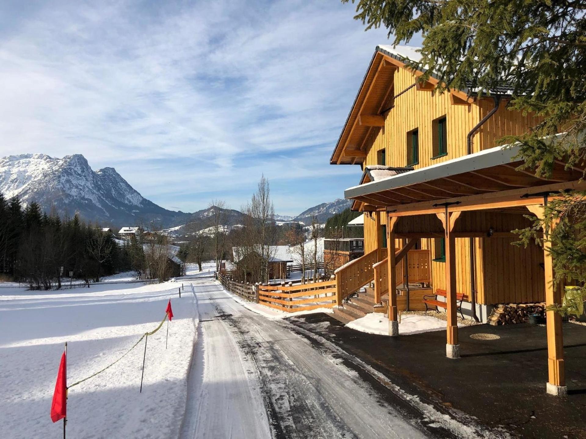 Nette Wohnung in Bad Aussee mit Garten und Grill und Bergblick