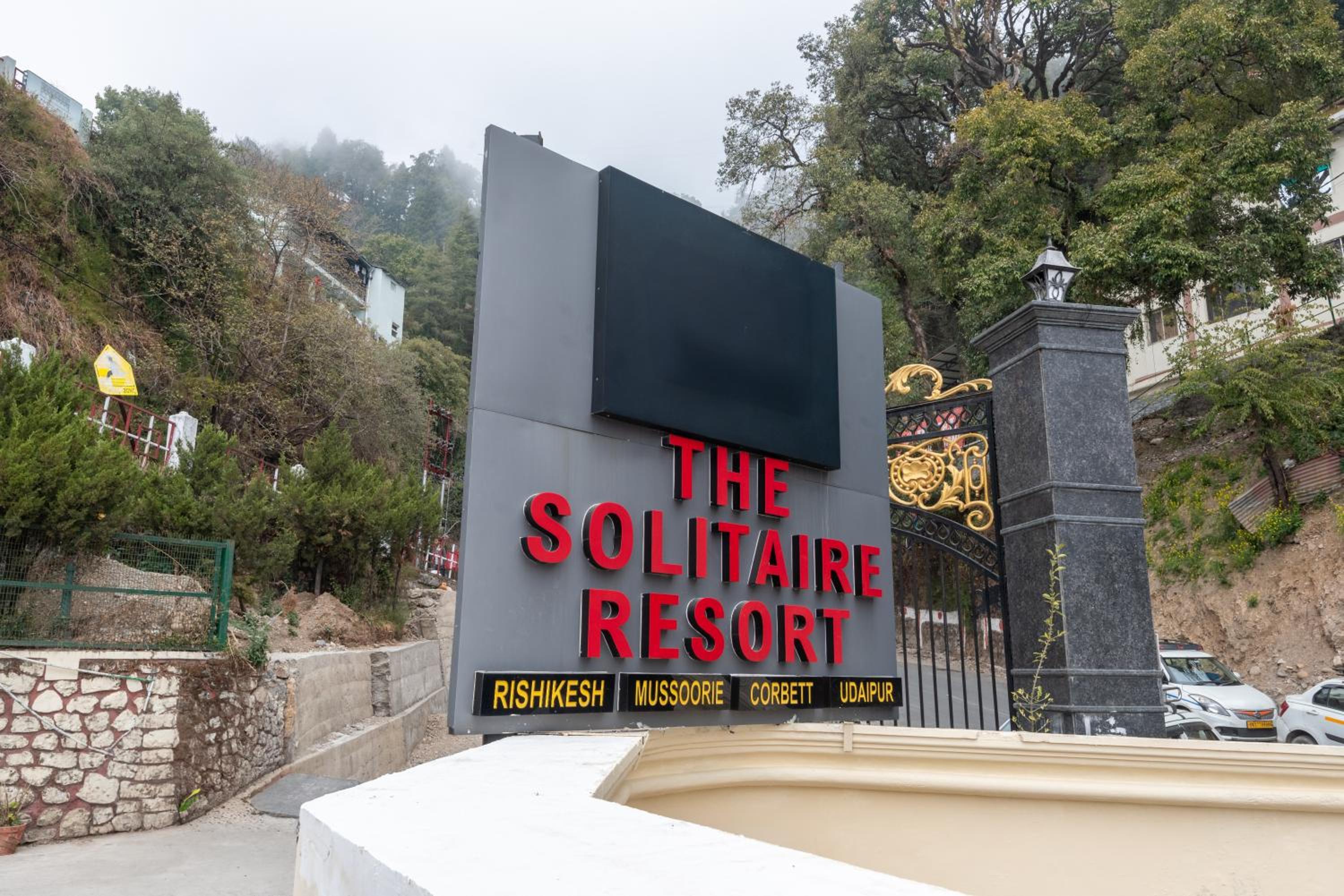 Lawrence Solitaire Resort, Mall road, Mussoorie view 5
