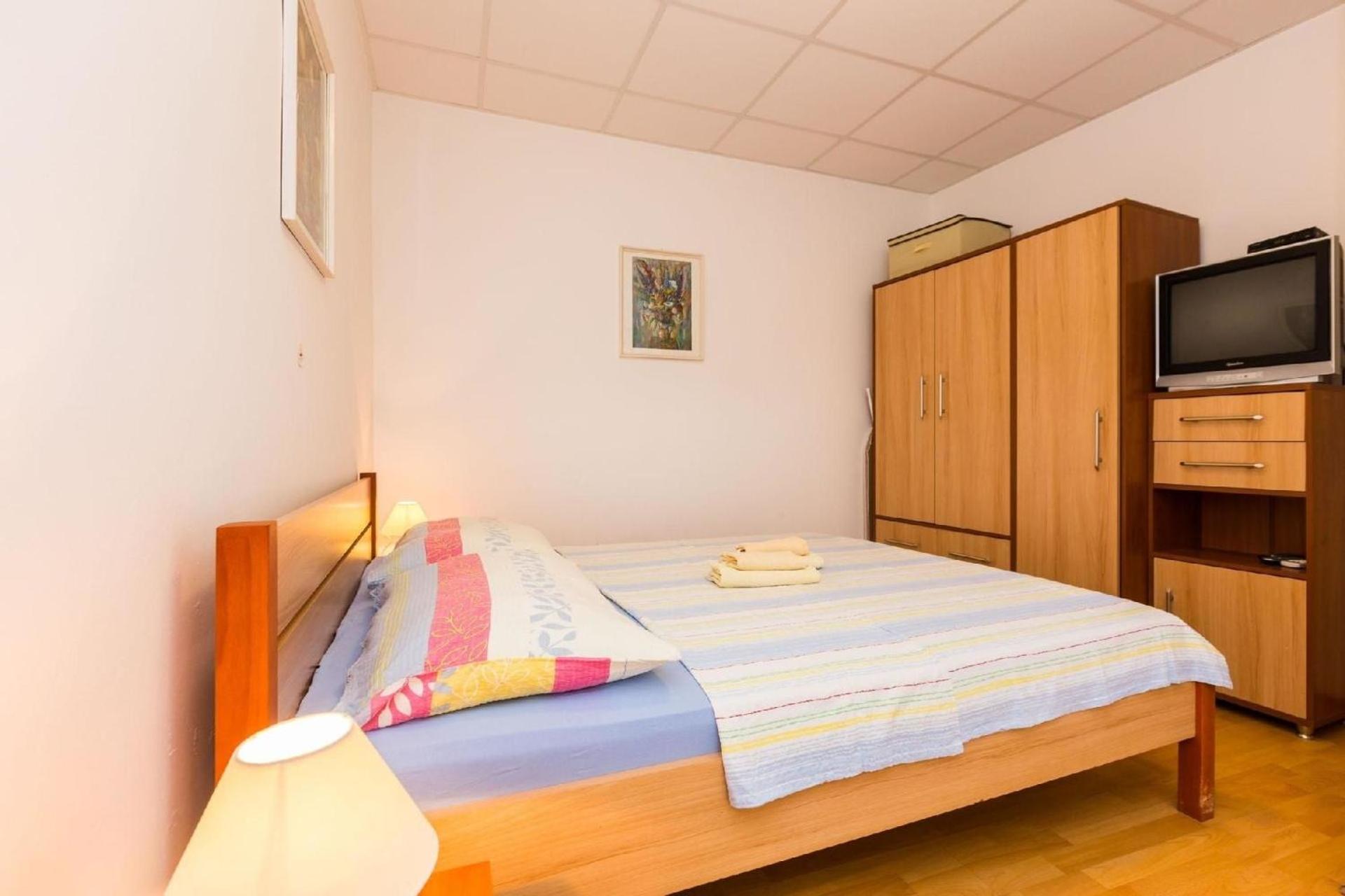 Modernes Ferienhaus mit umfriedetem Außenbereich view 4