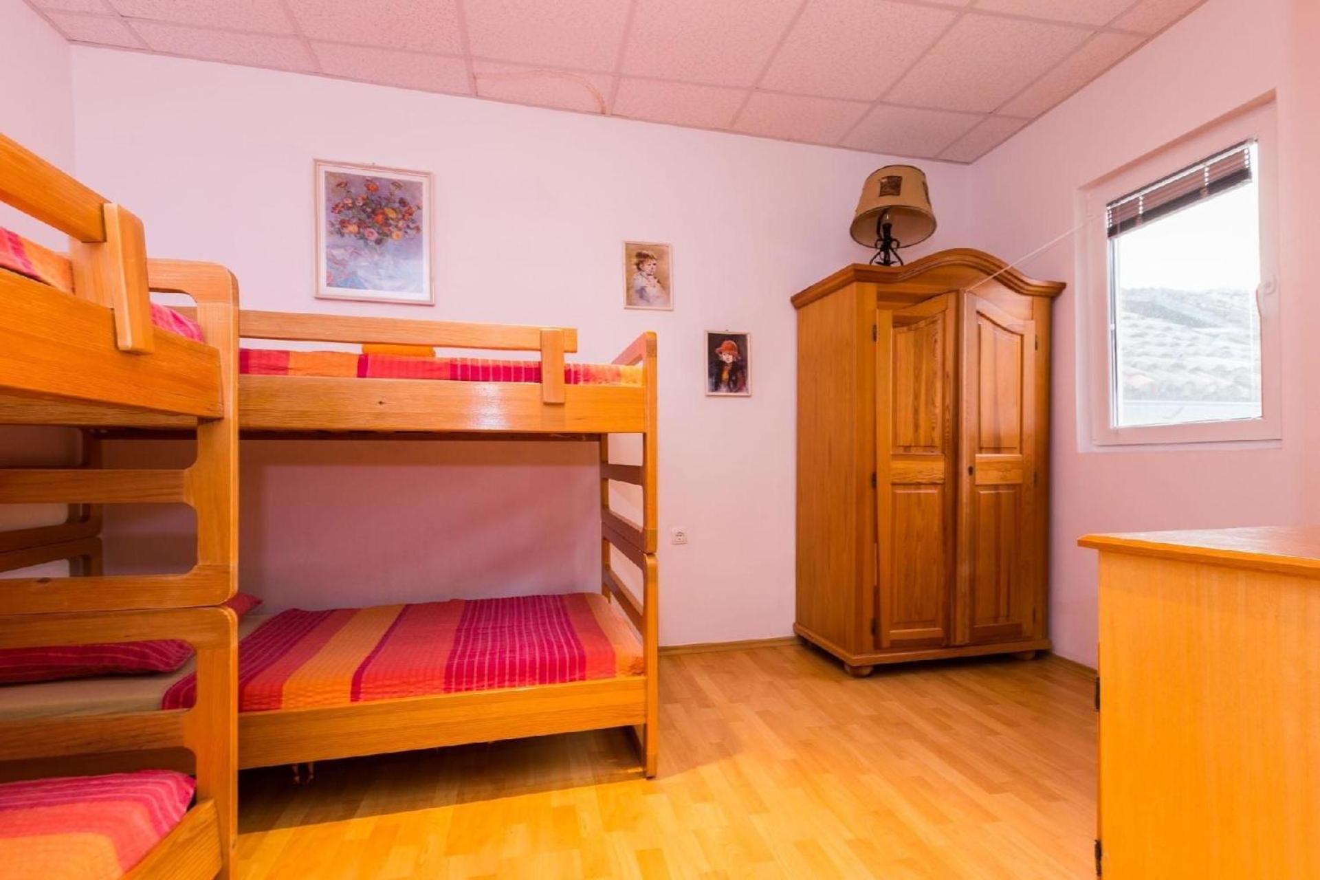 Modernes Ferienhaus mit umfriedetem Außenbereich view 5